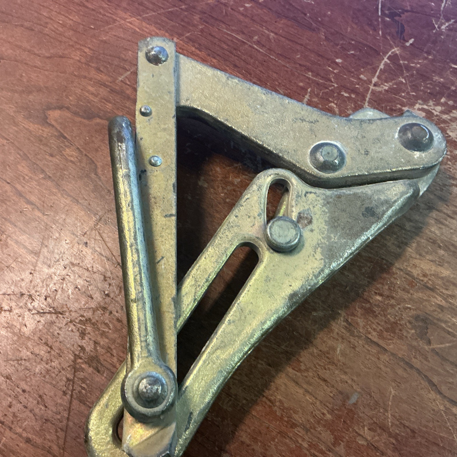 Klein Tools 1684-74 8000lb Cable Pulling Jaw Grip.218”-.55” (used)