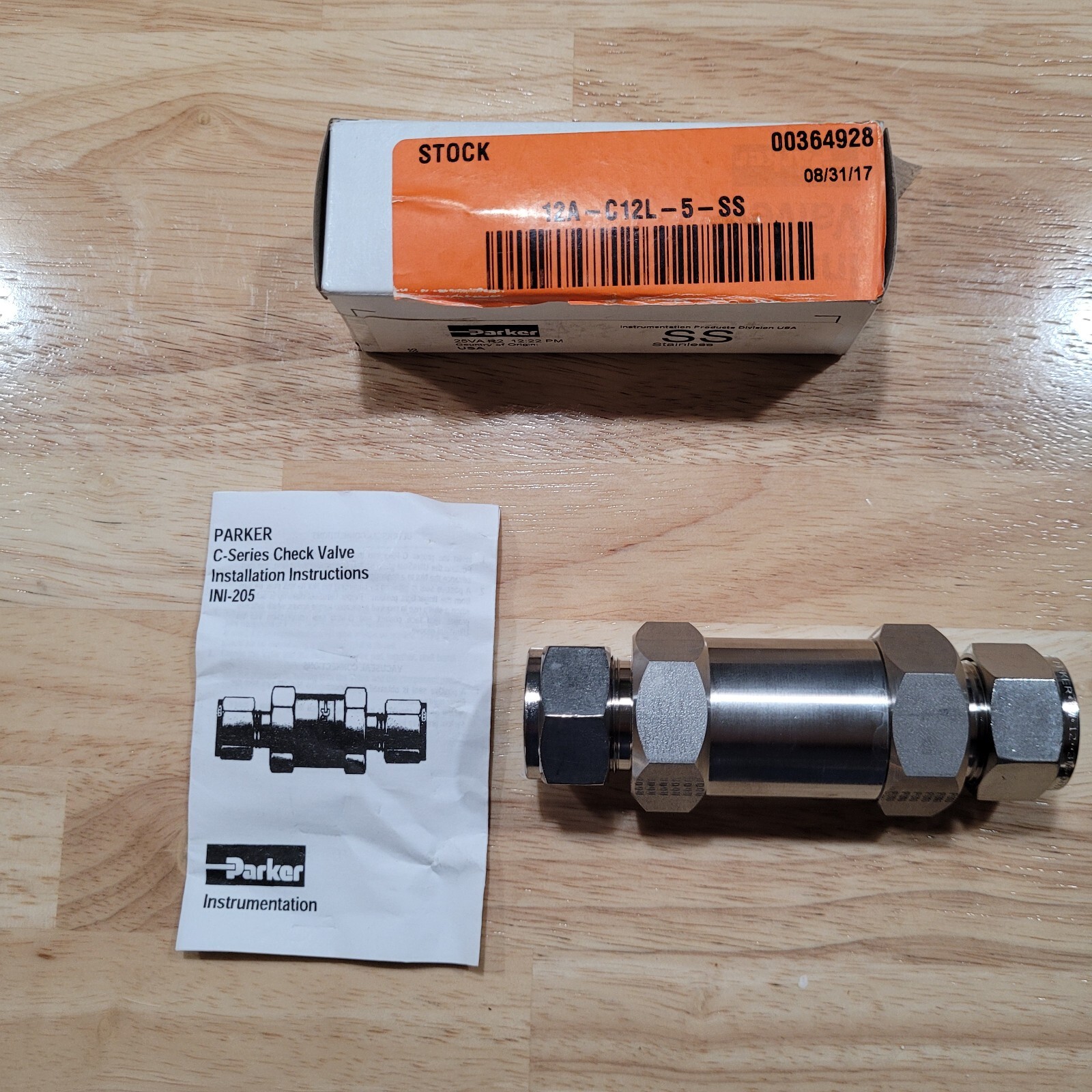 PARKER 12A-C12L-5-SS STAINLESS STEEL CHECK VALVE *NEW IN BOX*