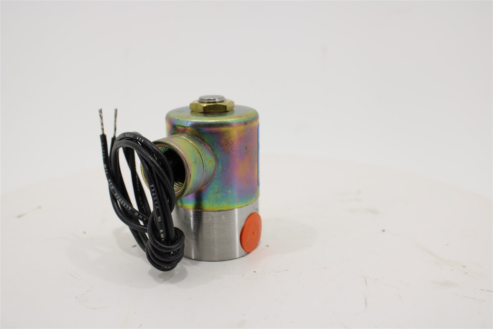 Honeywell Skinner V52DB2022 2-Way NC Solenoid Valve | 120V AC | 1/4 NPT | 10W
