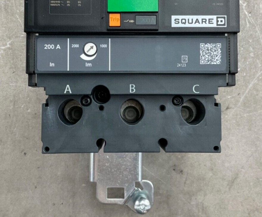 NEW SQUARE D JJA36200 I-LINE POWERPACT CIRCUIT BREAKER 200A 600V 3P 50/60Hz