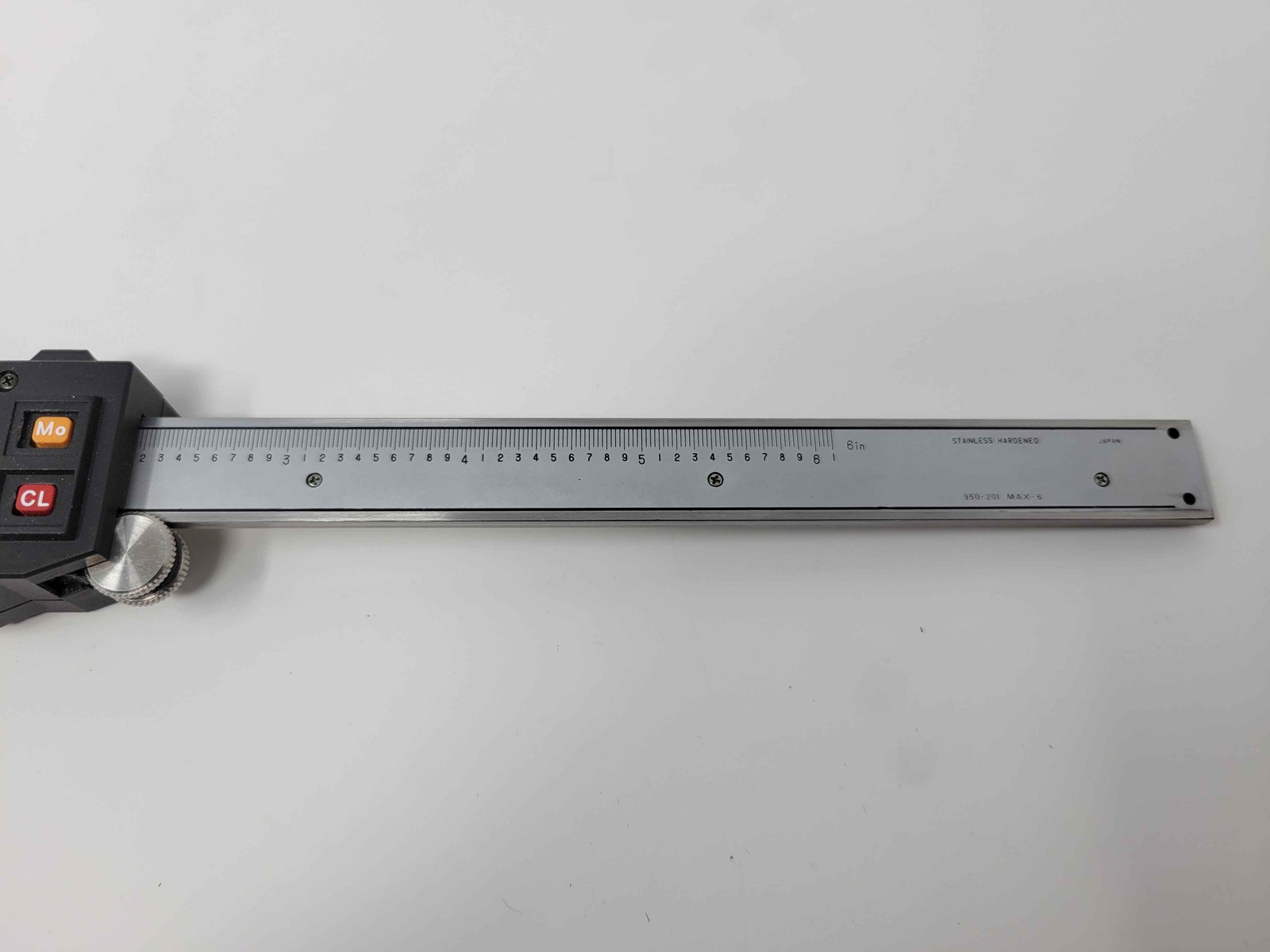Fowler MAX-CAL Digital Caliper 0-6 in, 0.0005 in Resolution w/ Case