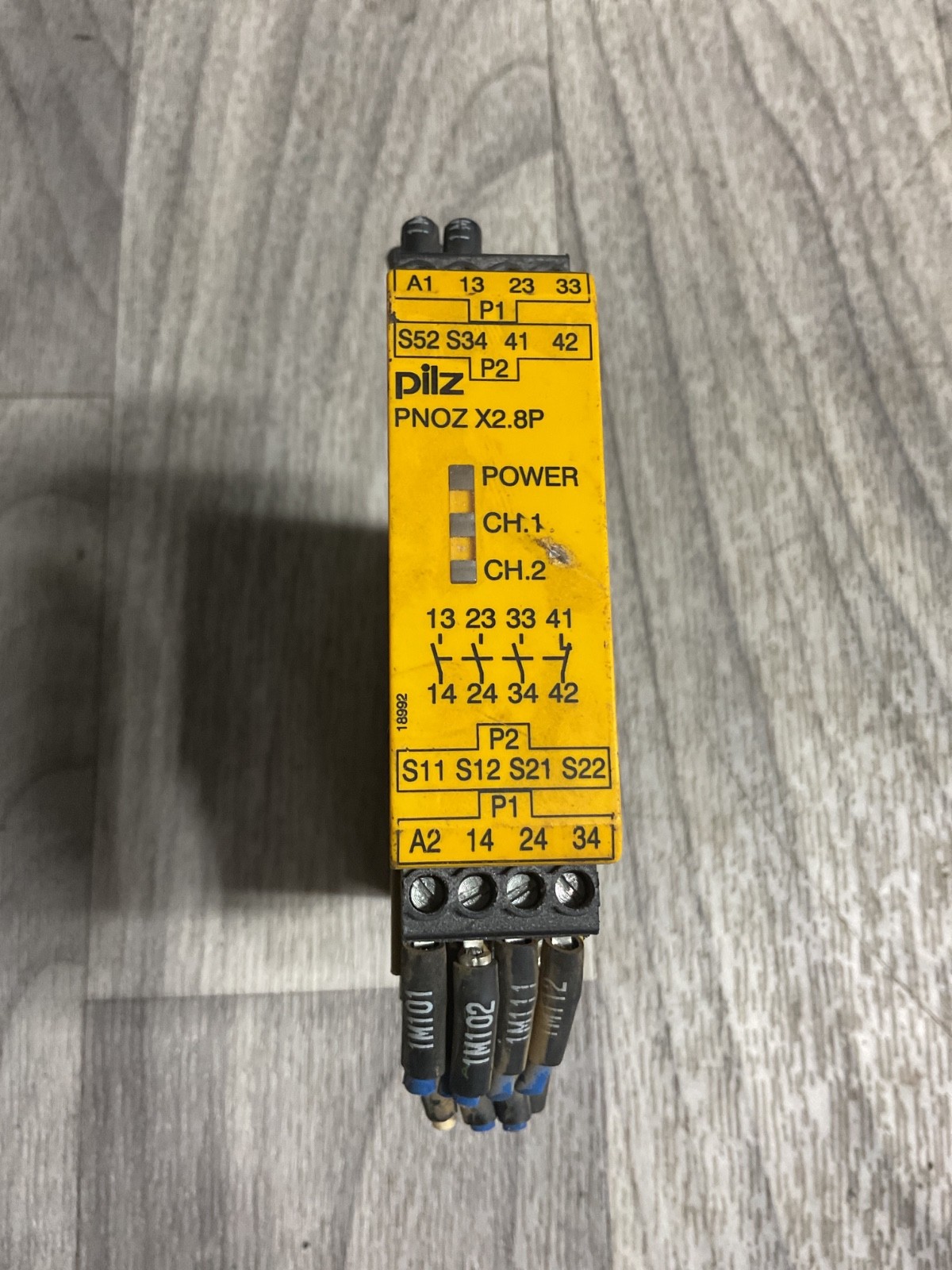 Pilz 777301, PNOZ X2.8P 24VACDC 3n/o 1n/c Safety Relay 24V #4001A4ML