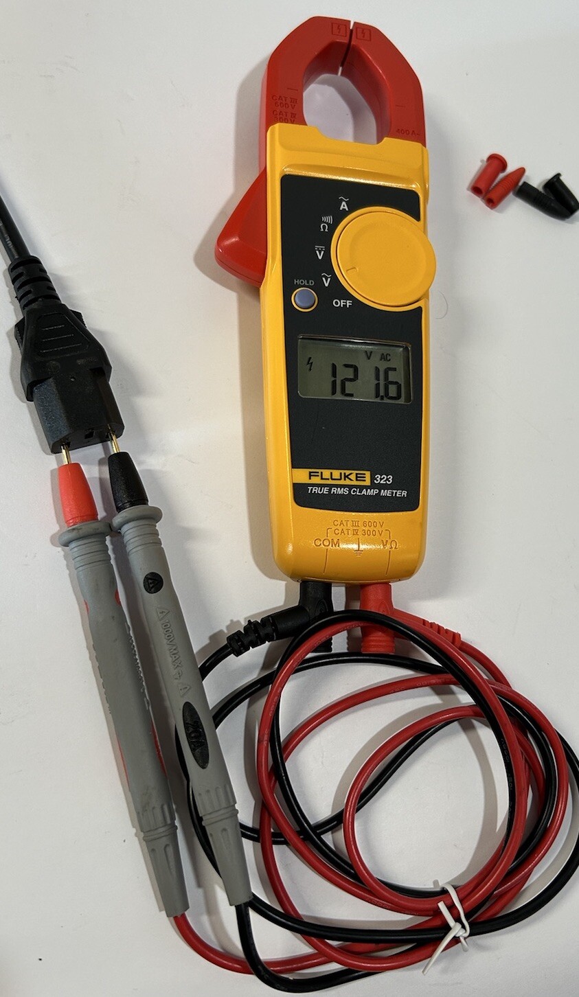 Fluke 323 True-RMS Digital Clamp Meter, 600V AC&DC Voltage,Ohm W/case Excellent