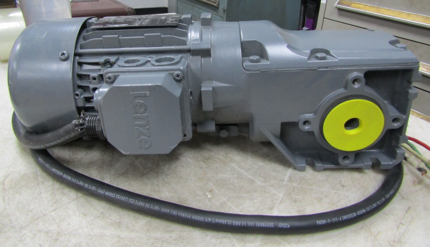 💥LENZE 1.10 KW GEAR MOTOR 3490 R/MIN 13.5 KG G50BB111MHBR2C00