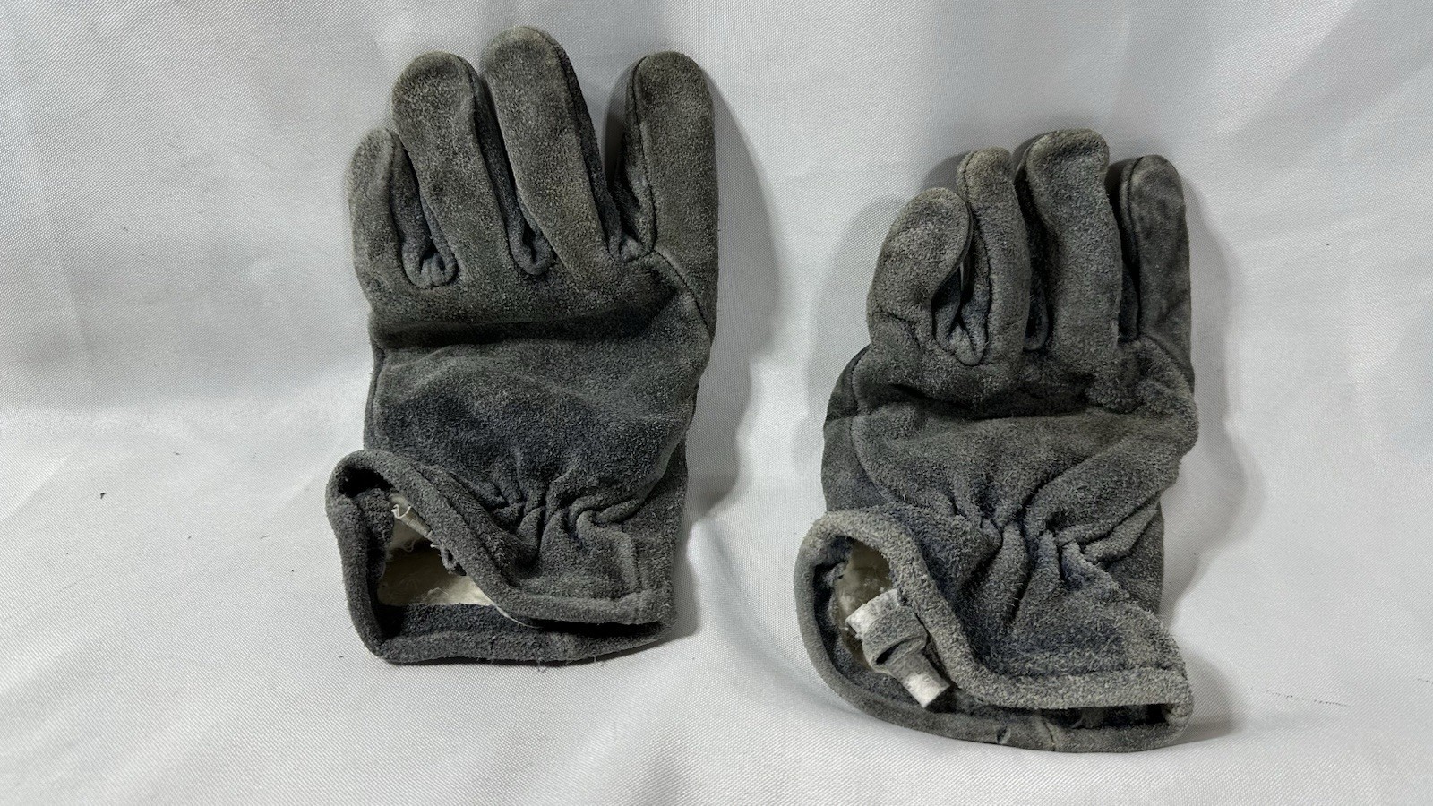 Shelby 5228 Firefighter Gloves Large NFPA Structural Turnout Cowhide Gauntlet