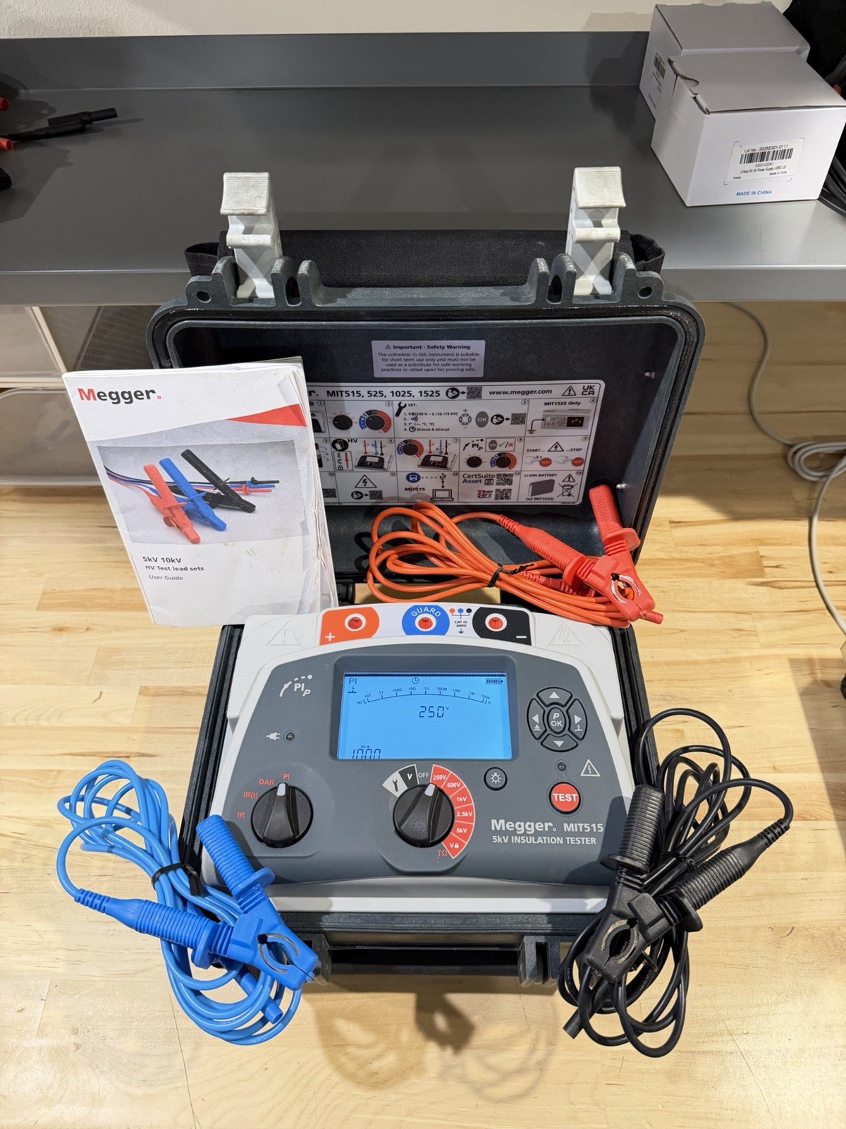 MEGGER MIT515 5KV INSULATION TESTER W/ LEADS & CHARGER (TESTED) FREE SHIPPING