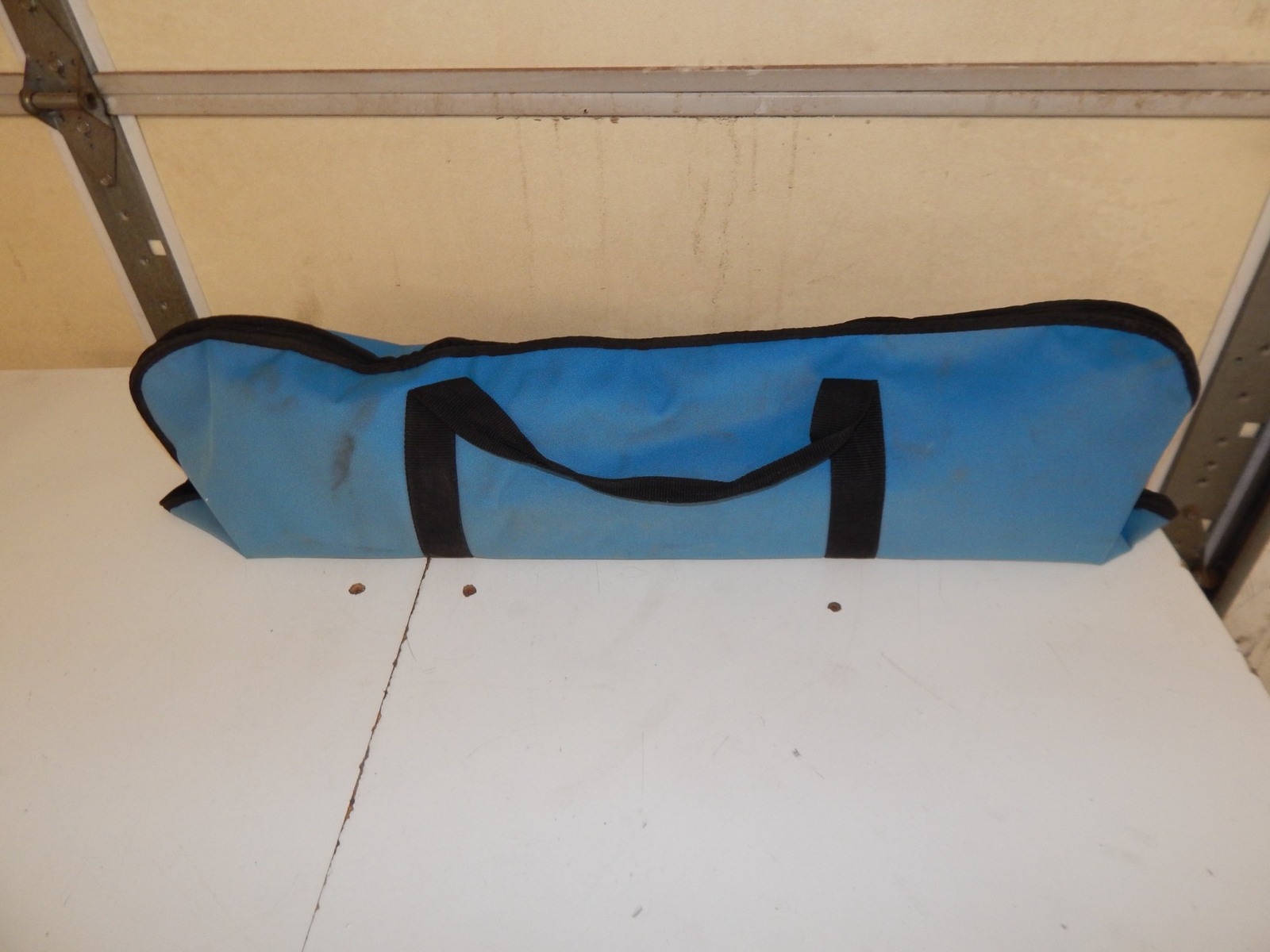 ^^ GAUMARD RIGHT HANDED TRAINING ARM / MANIKIN- HALLOWEEN PROP (QBE61)