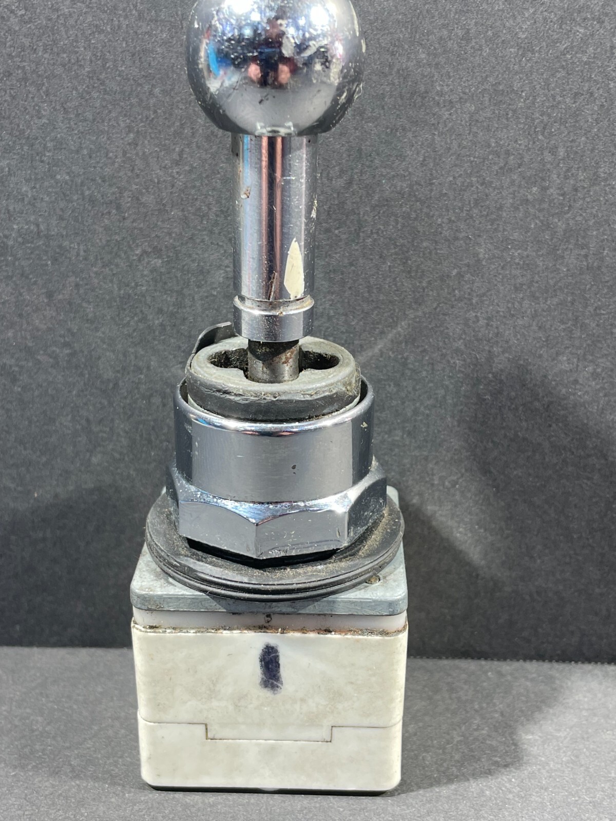 Square D 9001 K35 J Joy Stick Operator, 5 Position, W/O Contacts, Used & Checked