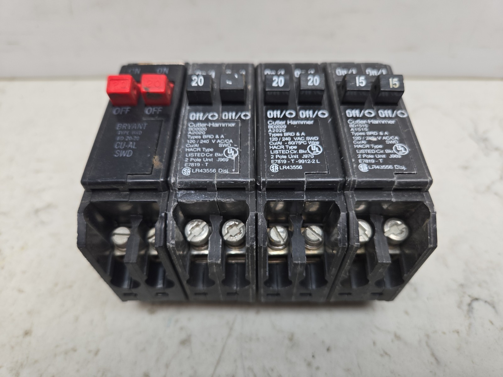 Mixed Lot of 4 Tandem Circuit Breaker 2 Pole 120/240V 15A 20A BD2020 BD1515 Read