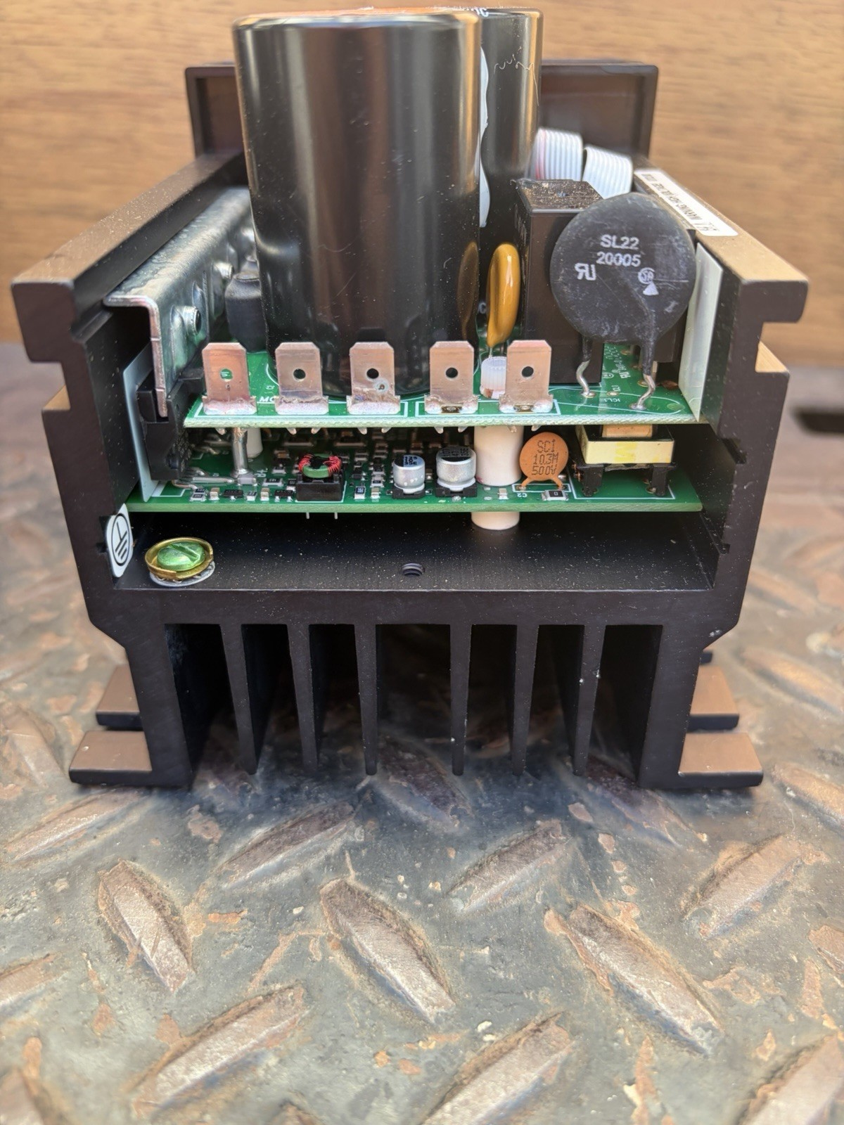 (MC82) KB Electronics Variable Frequency AC Drive KBVF-24D 6455F Fixed at 25hz