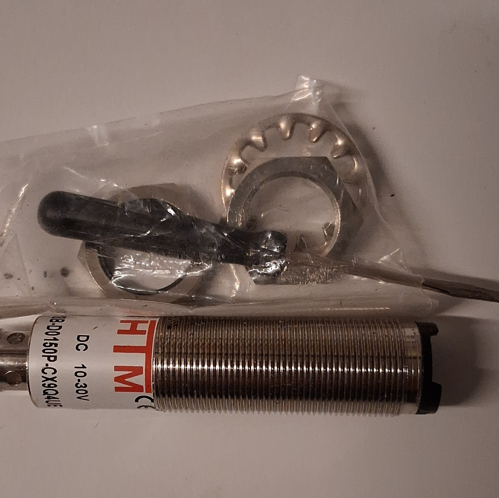 HTM Electronics Industries M18 Photoelectric Diffuse Sensor PNP DC M18B-D0150P