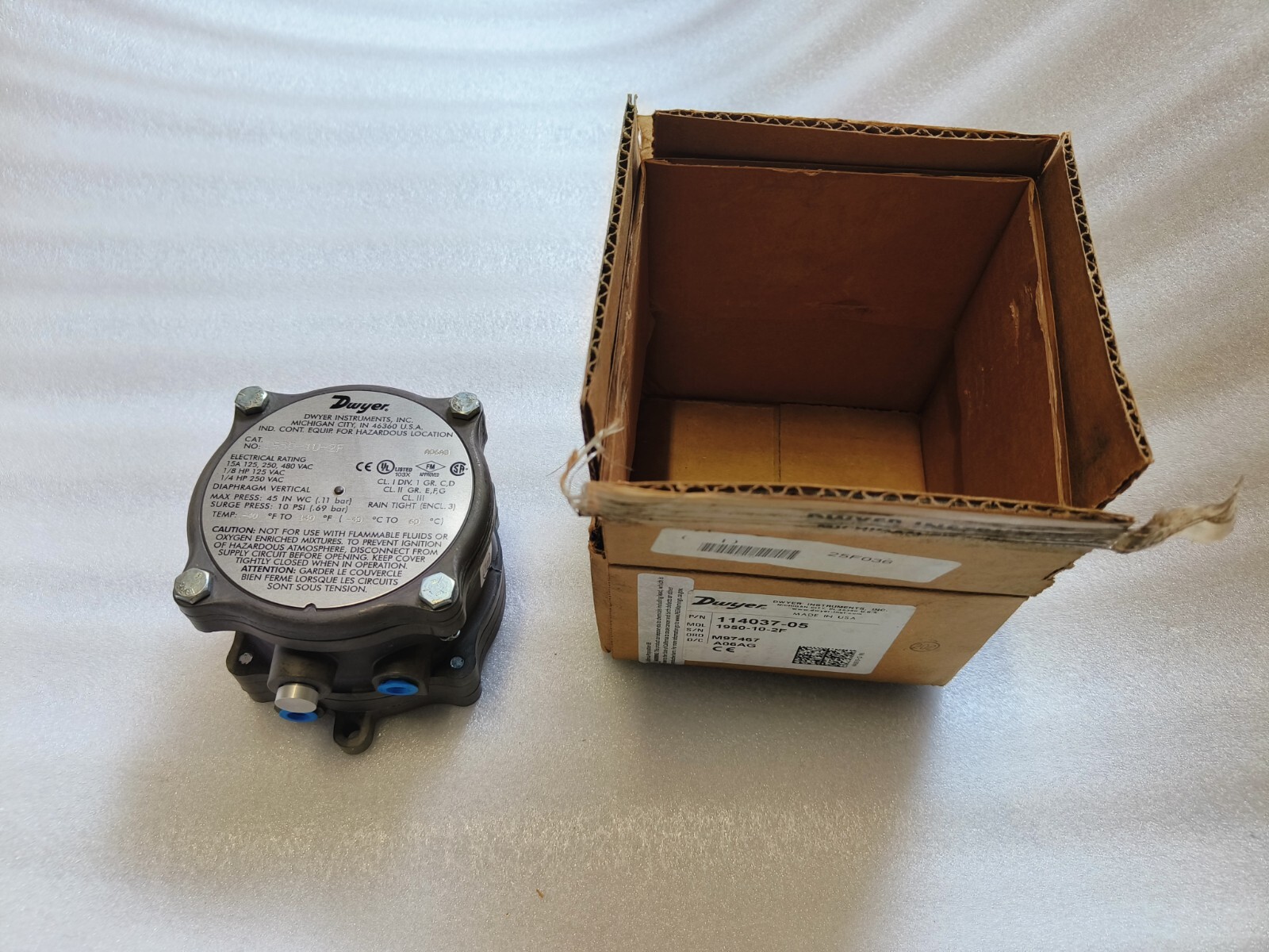 Dwyer 1950-10-2F Pressure Diffrential Switch EX free shipping