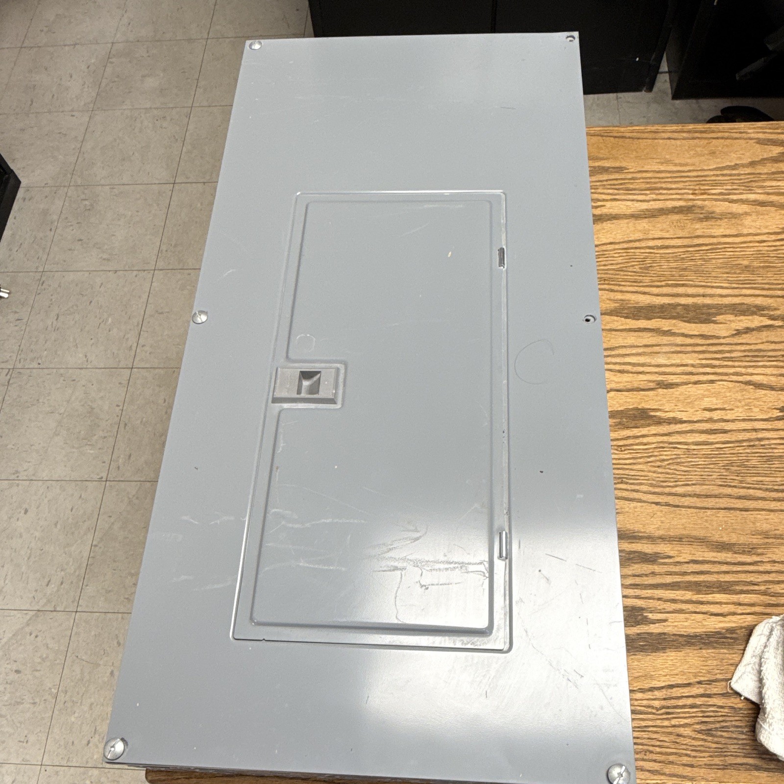 Gray Metal Main Lug Panel 125A 201-250V Lockable Hinged Cover Door