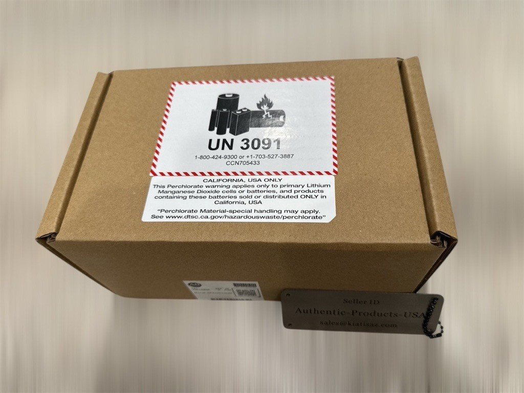 NEW SEALED BOX 1766-L32BWA MicroLogix 1400 32 Point Controller