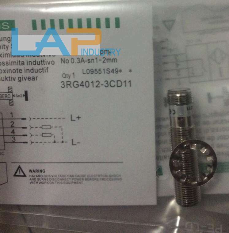 1PCS New For SIEMENS proximity switch sensor 3RG4012-3CD11 15…34VDC
