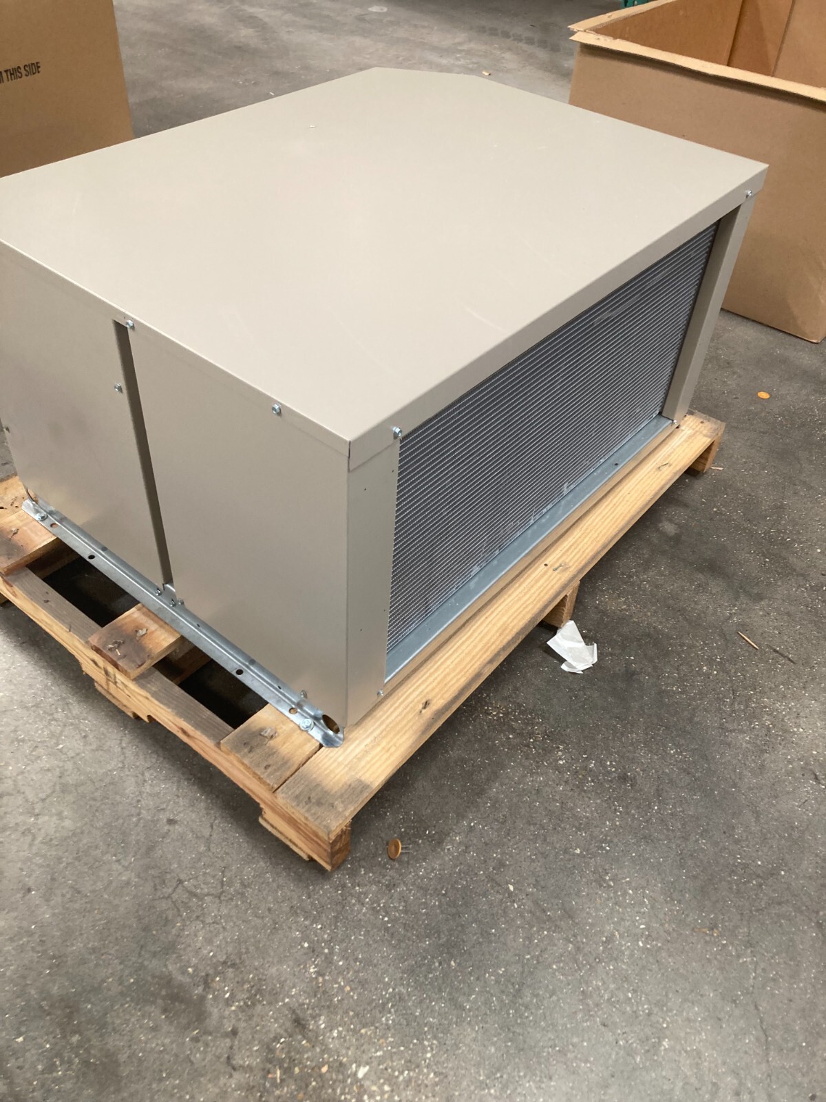 Heatcraft condensing unit Mod#MOZ006L63CF, .6HP 230/3 VOLTS LOW TEMP R404A/R448