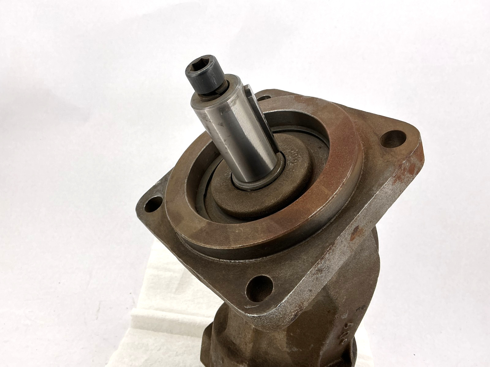 New Rexroth AA2FM 45/61 W-PBD 52 Hydromatik Bent Axis Piston Pump – No Box