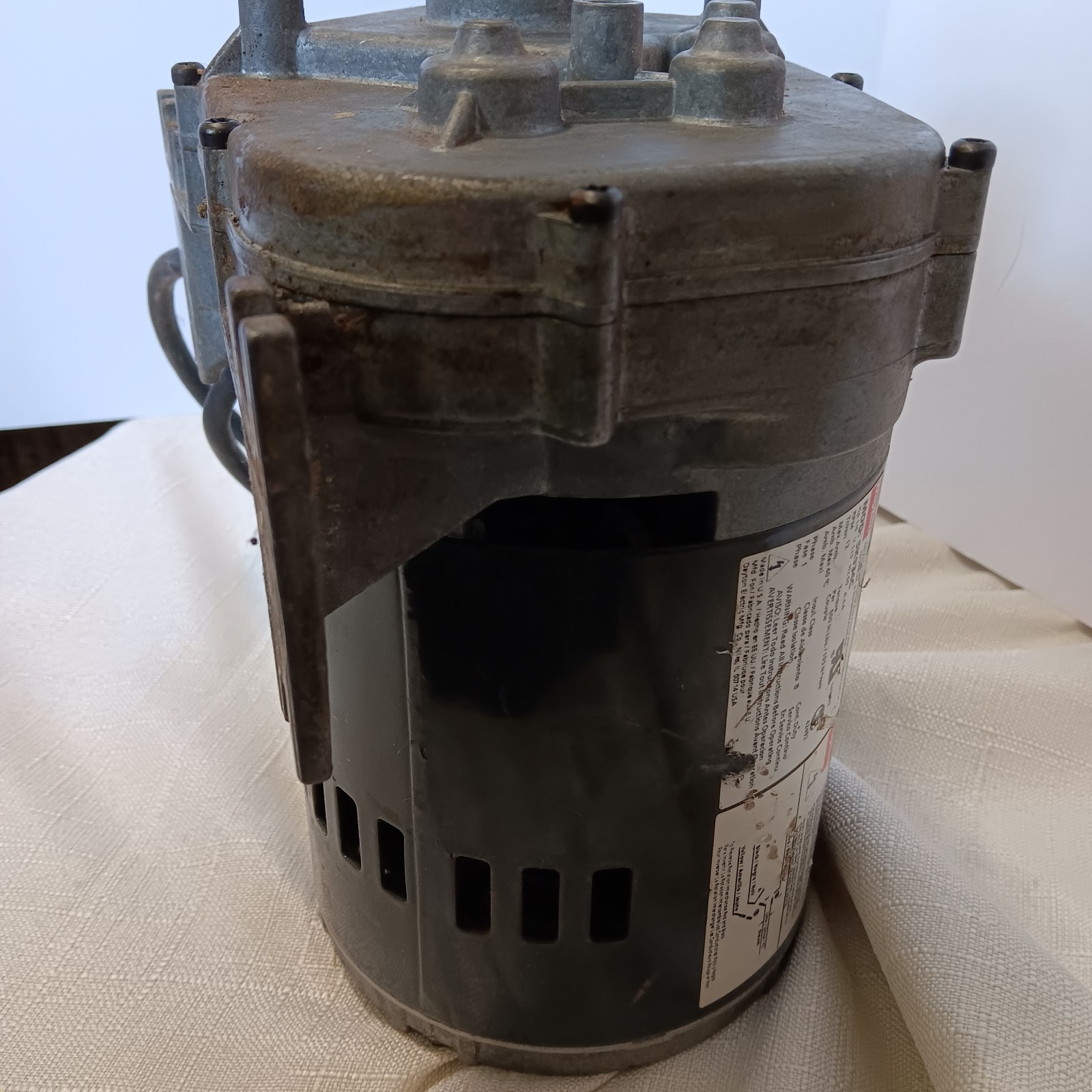 Dayton 5K934C Gearmotor 1/4 HP 115V 12 RPM 144:1 Reversible UNTESTED Parts