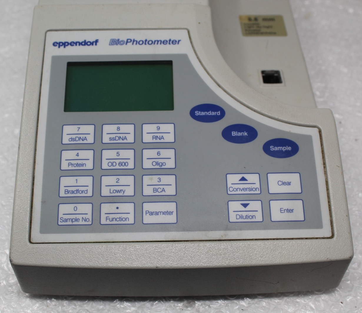 Eppendorf 6131 BioPhotometer Spectrophotometer UV/Vis DNA RNA Oligo Protein