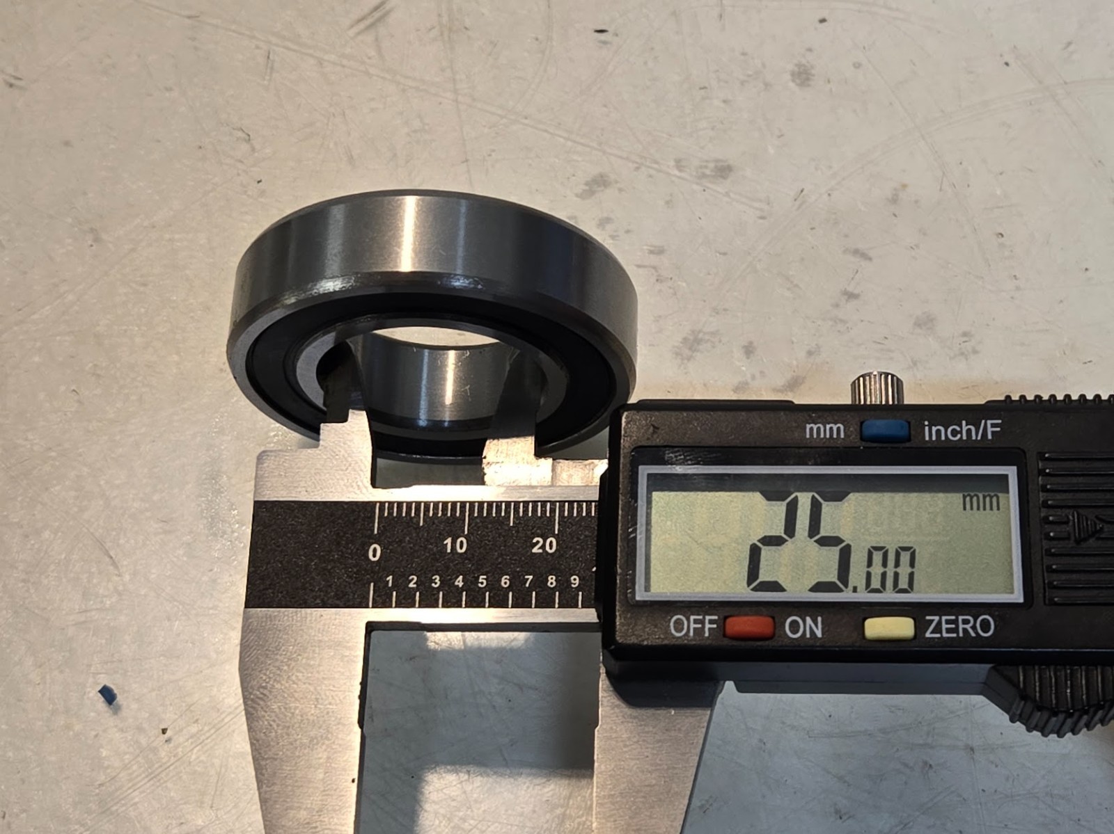 7 Quantity of Ball Bearings 6005RS | 47 mm OD x 25 mm OD x 12 mm Thick (7 Qty)