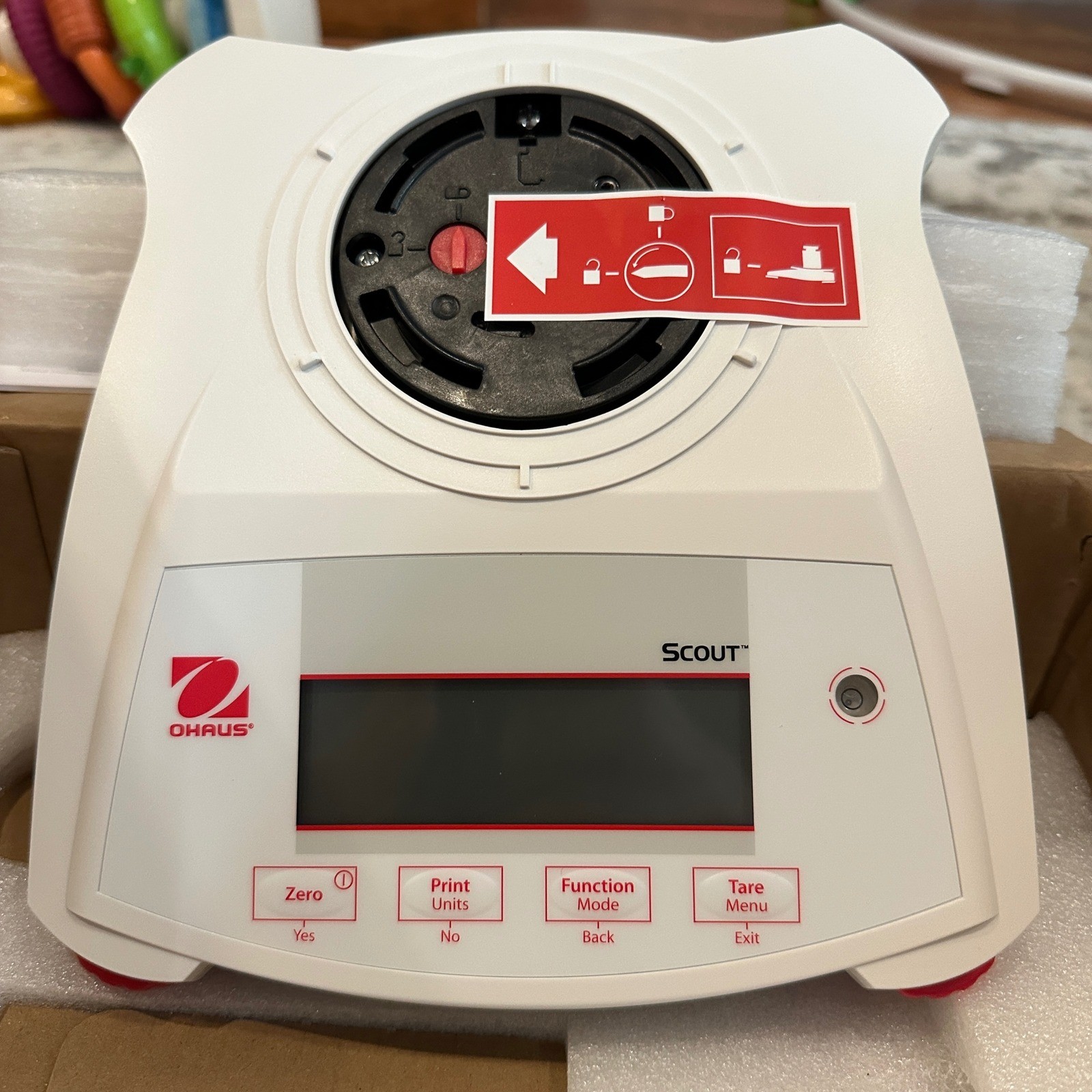 Ohaus SPX2202 Scout Analytical Balance, 2200 g x 0.01 g 30253023
