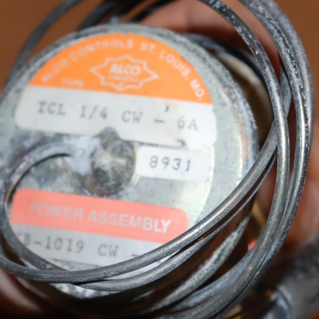 One Alco Controls TCL1/4CW-6A Expansion Valve XB 1019 CW-1A Power Assembly