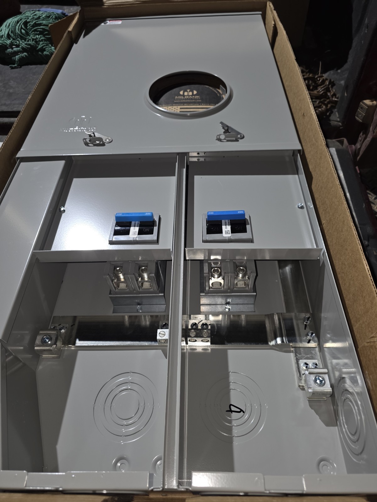 MILBANK U6585-X-2/200-5T9 SINGLE PHASE 320 AMP METER MAIN COMBO NIB