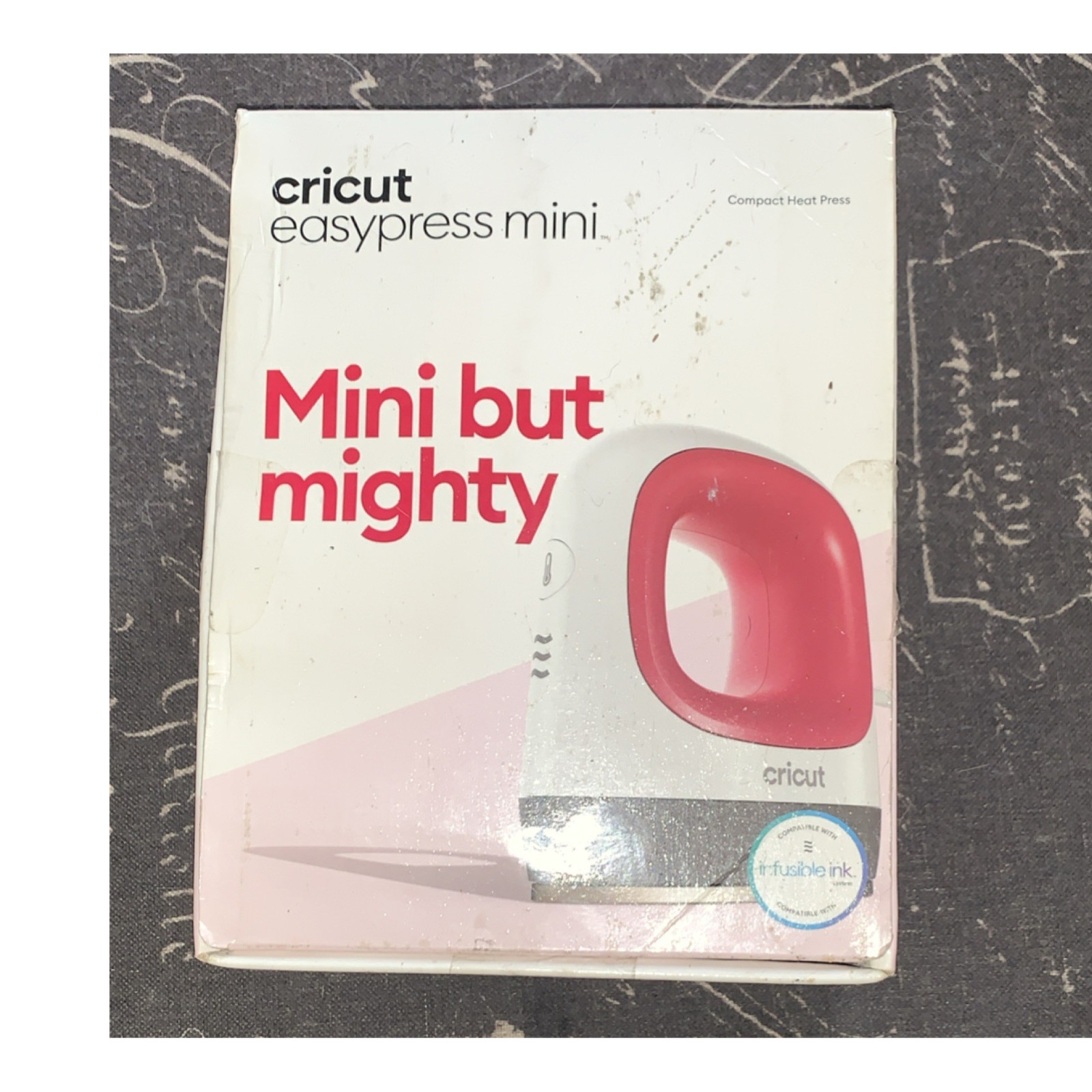 Cricut EasyPress Mini Heat Press 3.2×1.9in, Auto-Off, Precision Tip, Craft