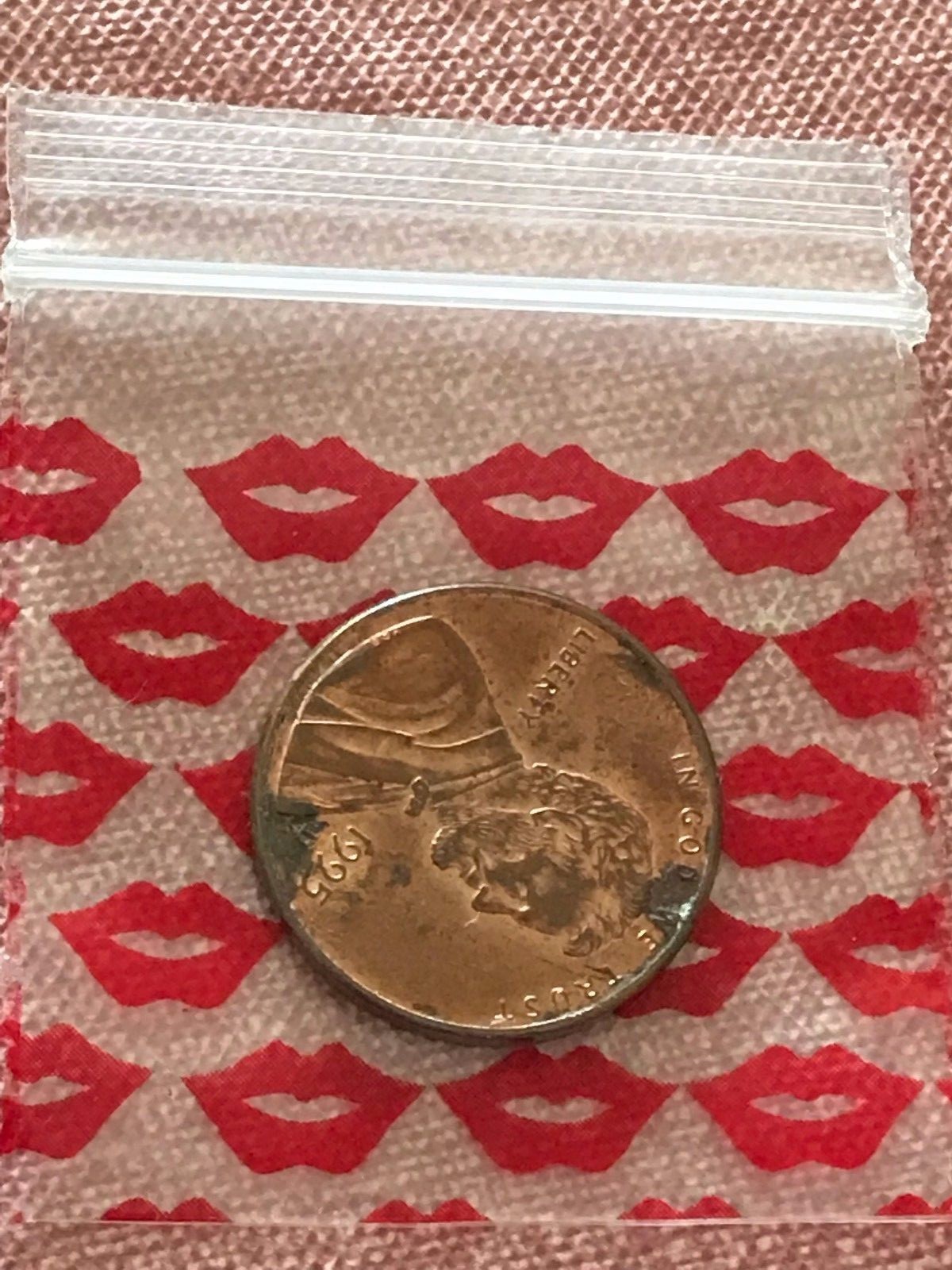 1000 SMALL BAGGIES 2020 2″ X 2″ MINI Resealable POLY DESIGNER BAGS RED LIPS