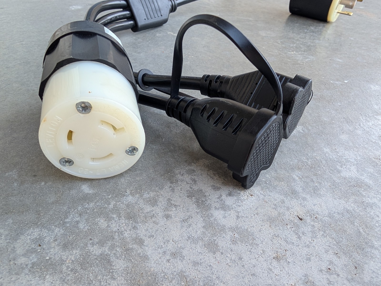24 inch 1 to 3 Outlet Locomotive Refrigerator Adapter Splitter Cable Plug Cord