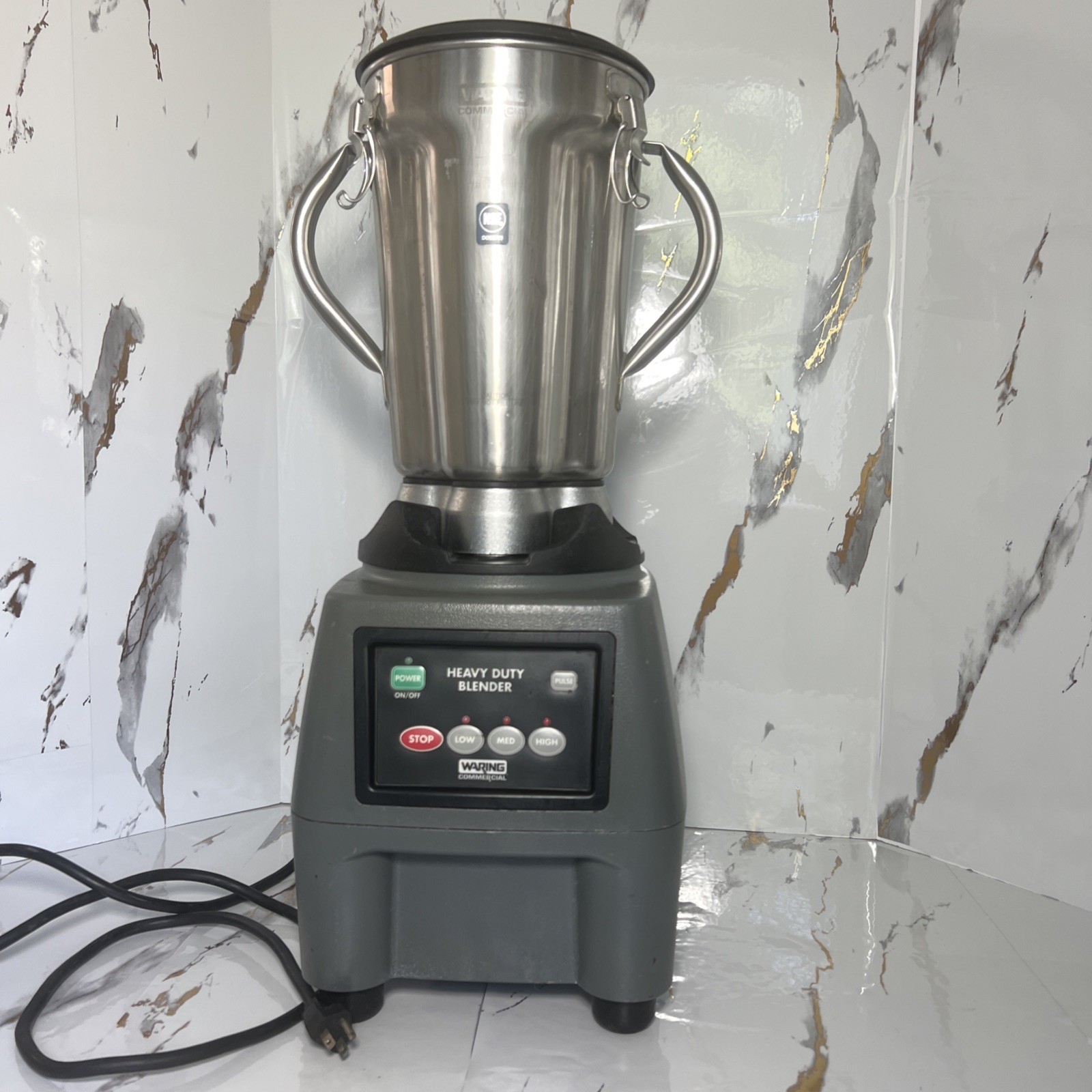Waring CB 15 Heavy Duty One Gallon 3.75HP 3-Speed Commercial Blender
