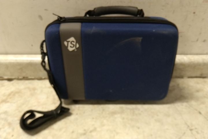 TSI Alnor 5815 3/16 In Hose Barb Connection -15 to 15 In WC Digital Manometer