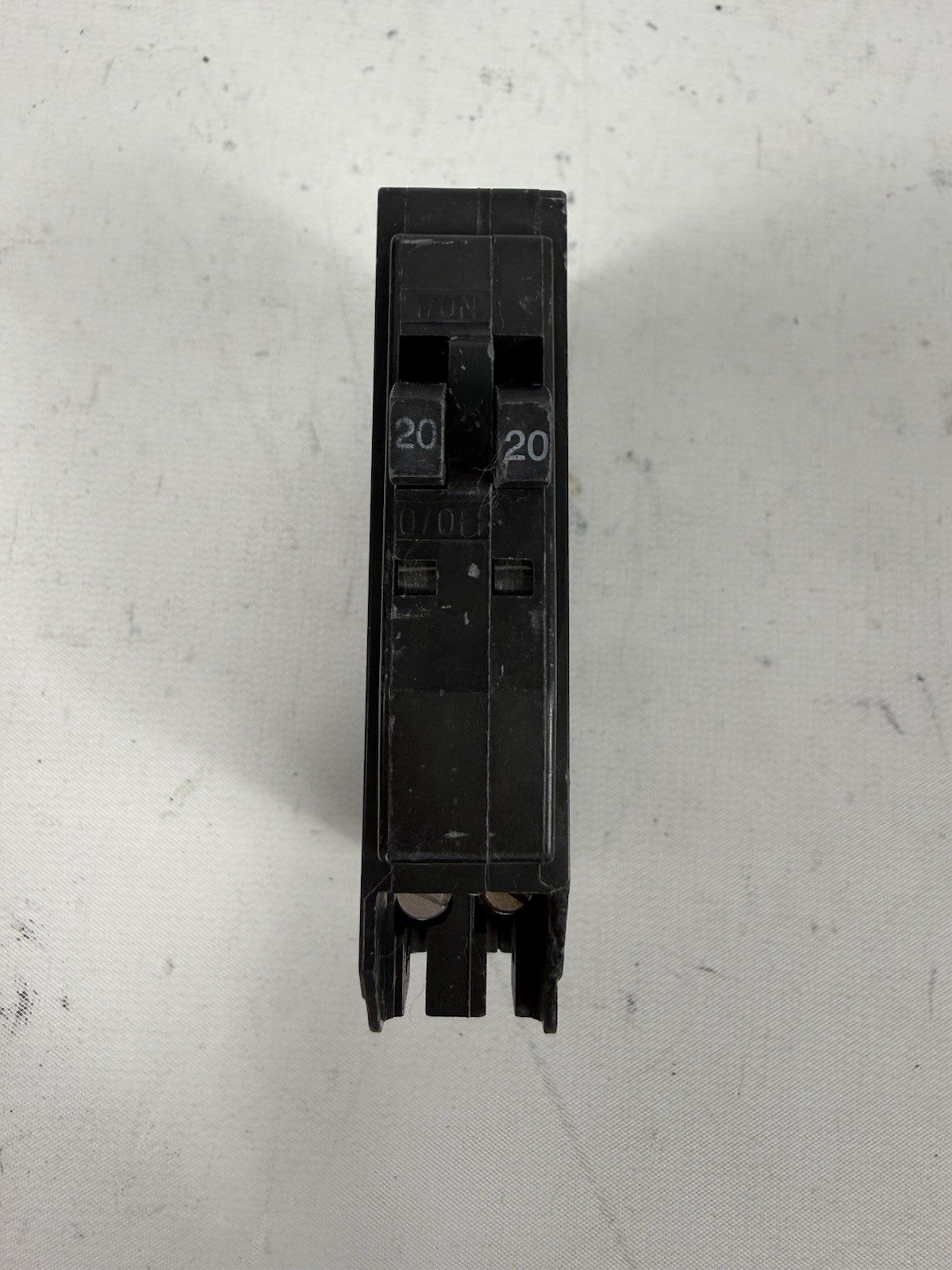 Square D QOT2020NC, TWIN, Tandem, 1 Pole, 20 Amp Circuit Breaker, QO 20A NO HOOK