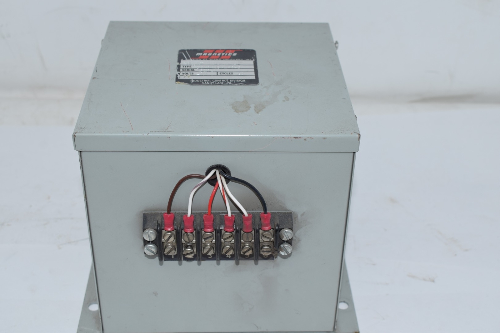 Magnetics HC100BF-E6015 100 MV Shunt Amp 120 Volts 60 Cycles