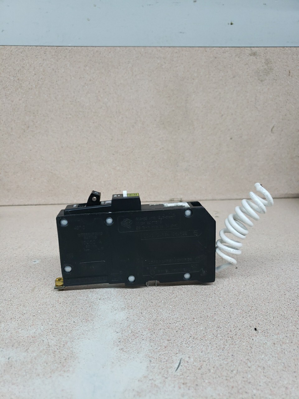 1) Square D QOB120CAFI 1 20 Amp 120V Type QOB Bolt On Combination AFCI Breaker