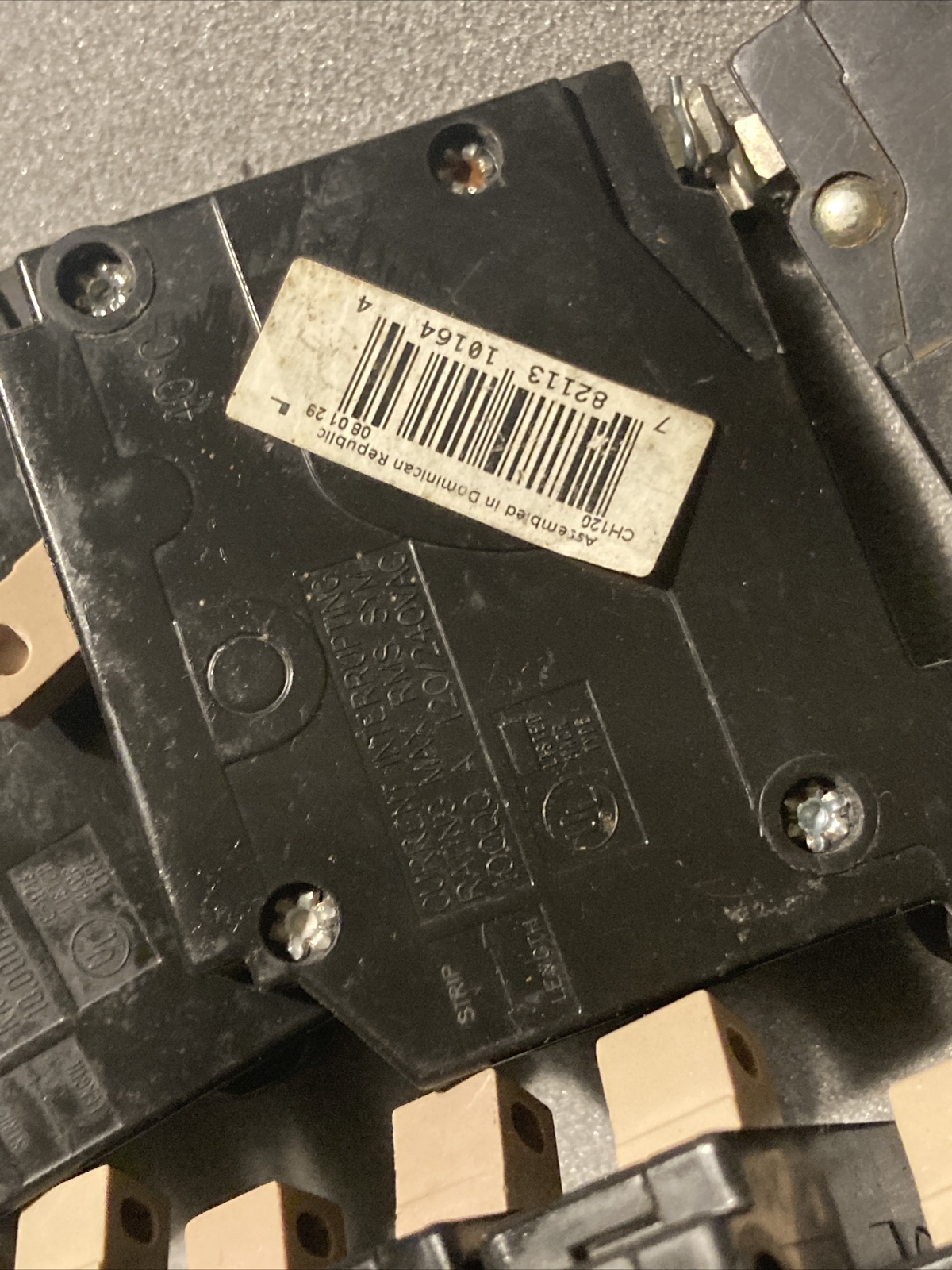CH120 Cutler-Hammer Type CH 1 Pole 20 Amp 120v plastic foot SWD handle