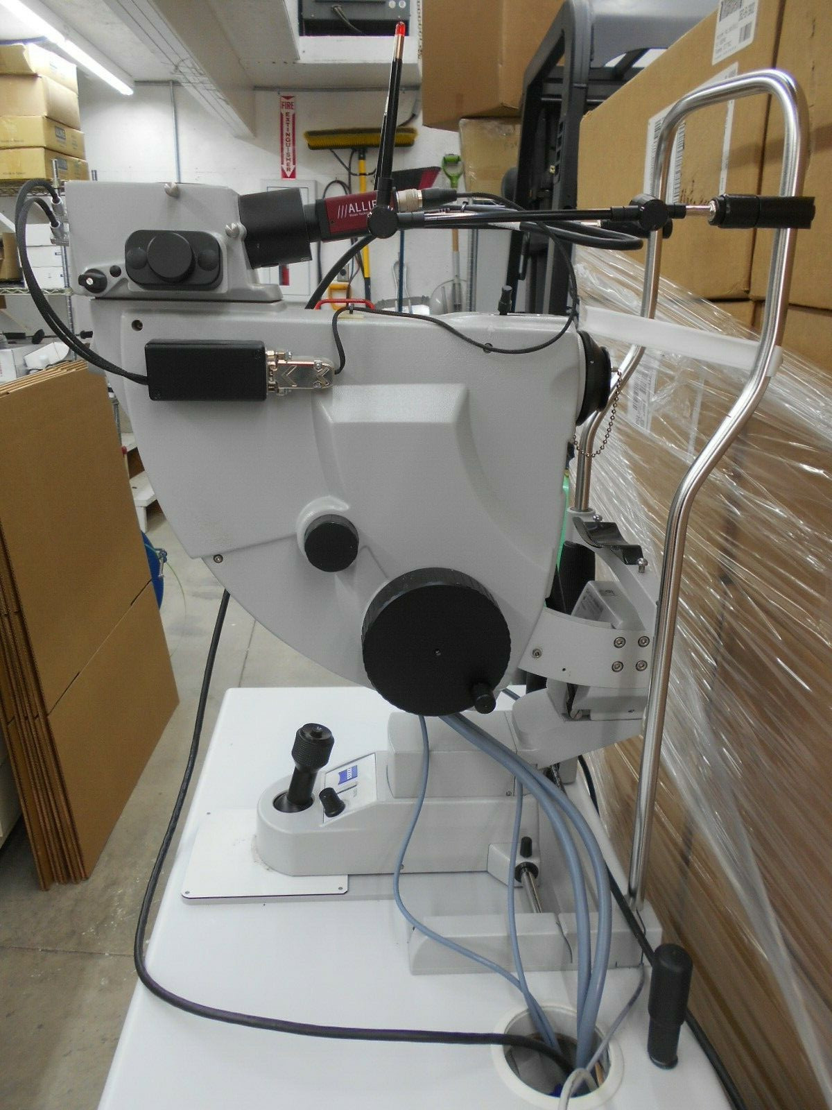 ZEISS FF450PLUS FUNDUS CAMERA 1087 183 W/ ADJUSTABLE TABLE & REMOTE 1094 228