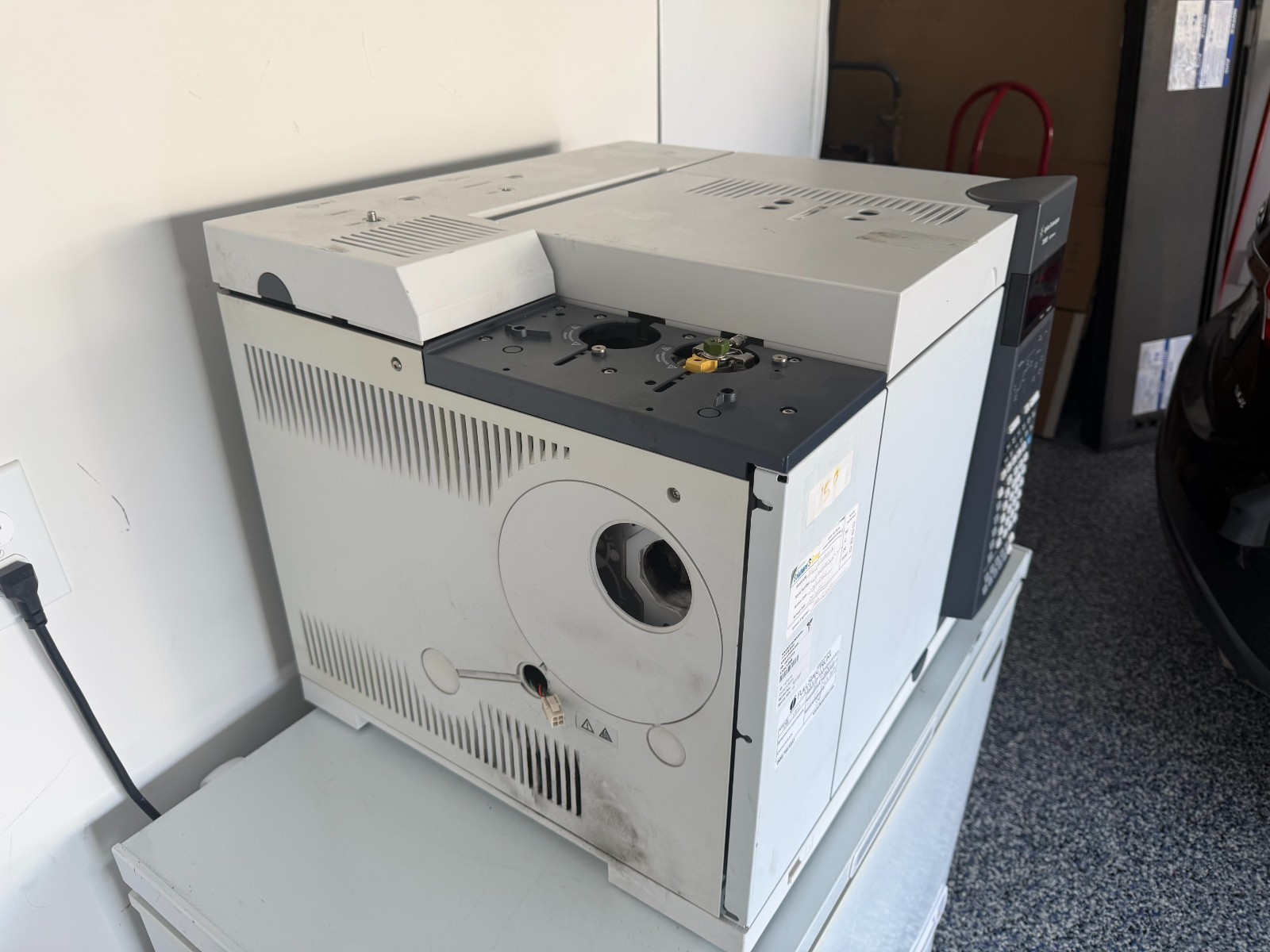 Agilent Technologies 7890B Gas Chromatograph System