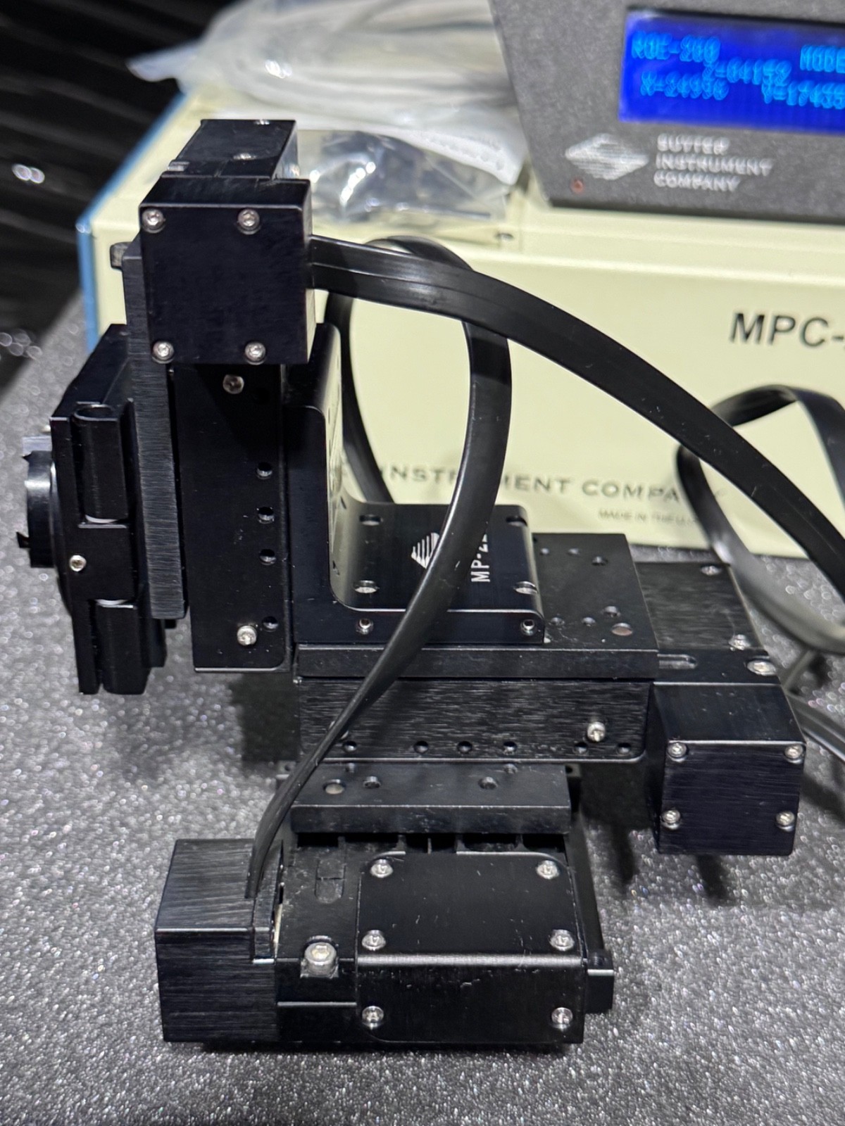 SUTTER INSTRUMENT MPC-200 Controller with MP-225 MICROMANIPULATOR and ROE-200