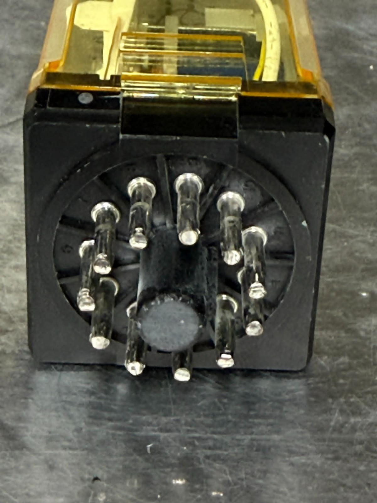 IDEC RR3PA-ULC Plug-In RELAY 3PDT 10A 120VAC