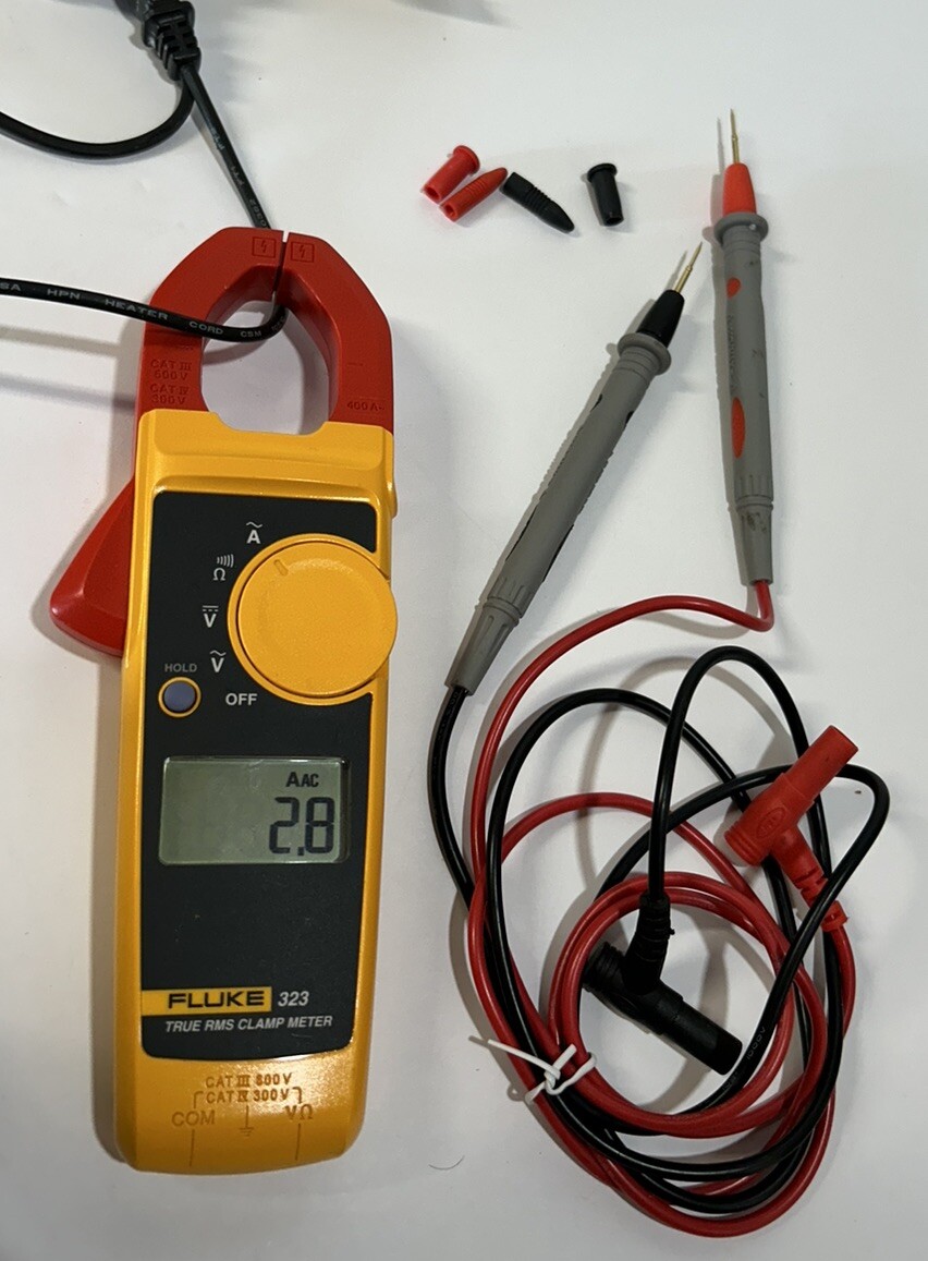 Fluke 323 True-RMS Digital Clamp Meter, 600V AC&DC Voltage,Ohm W/case Excellent