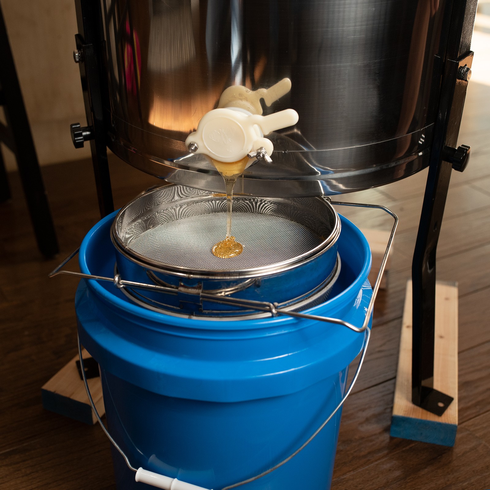 Scratch & Dent Four 4/8 Frame Stainless Steel Bee Honey Extractor BEE-V004B