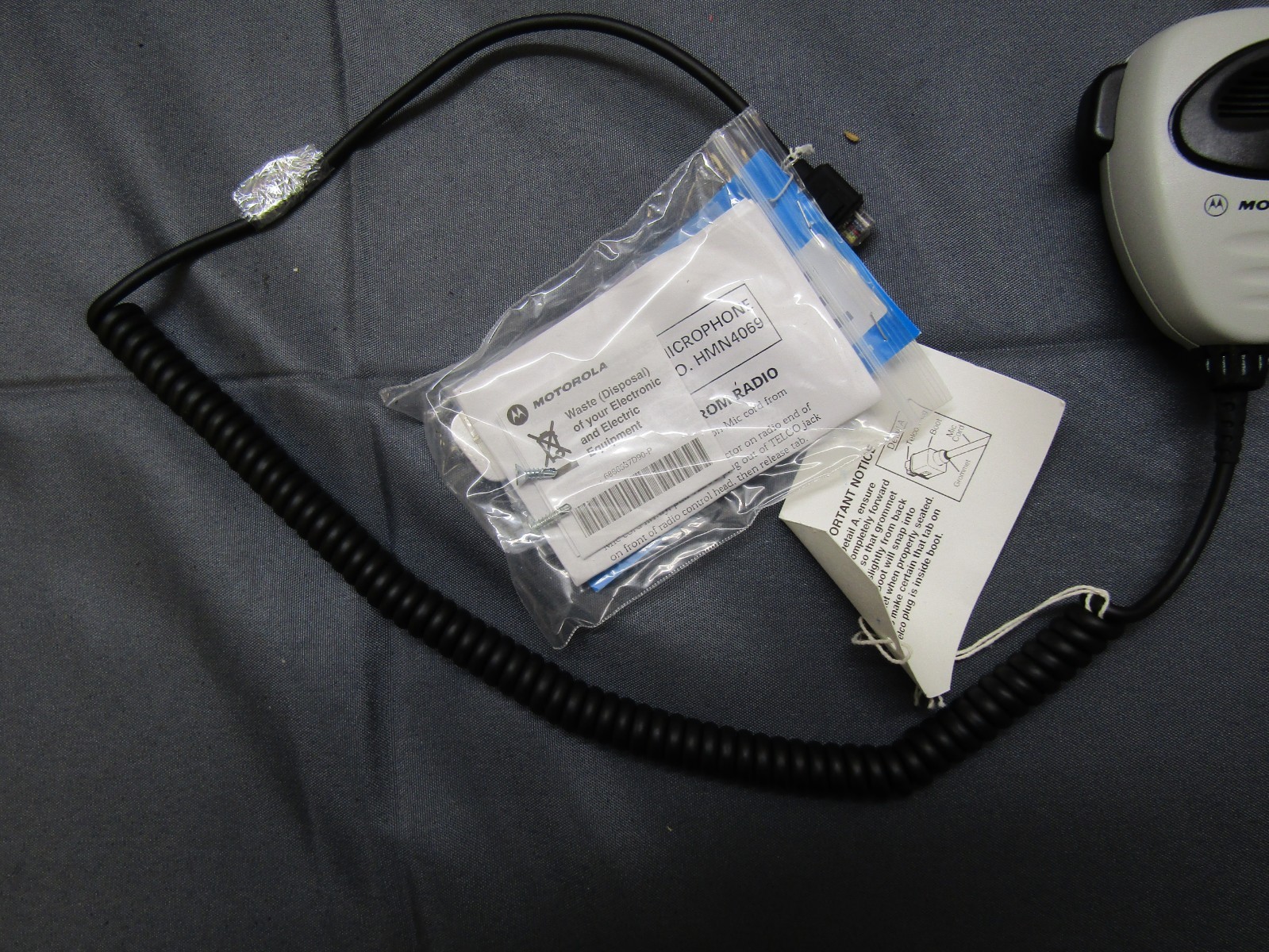 Motorola CDM1250 136-174 MHz VHF 45 Watt Two Way Radio w NEW Mic AAM25KKD9AA2AN
