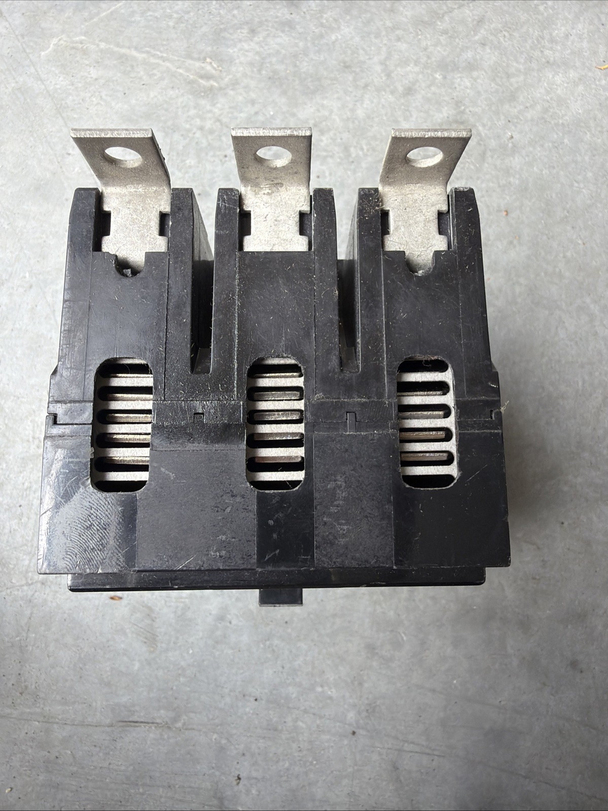Eaton GHB3035 35A 3 Poles Circuit Breaker – Black