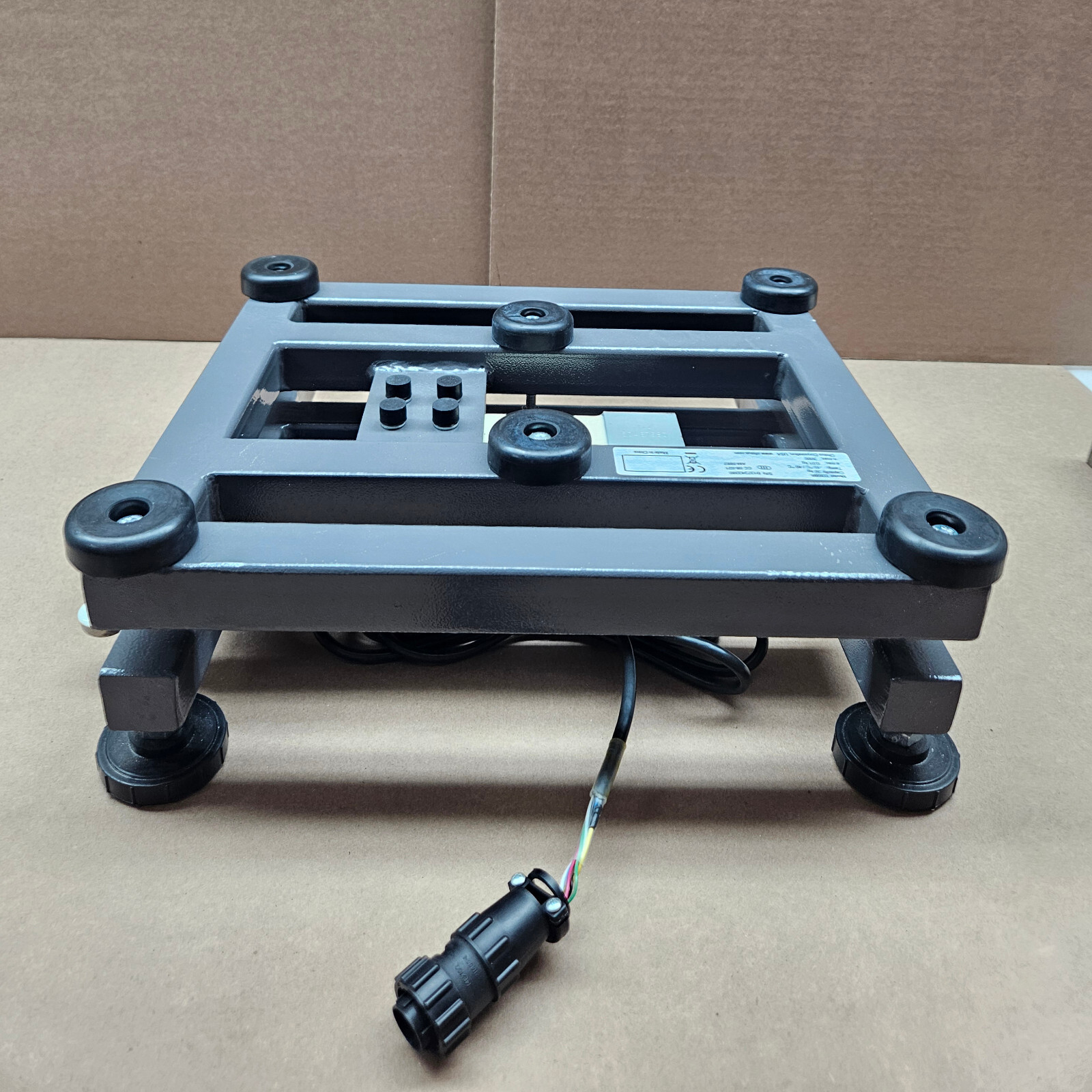 OHAUS Defender™ 3000 Base (only), Item #30379435, D30BR Capacity: 30kg (66lb), N