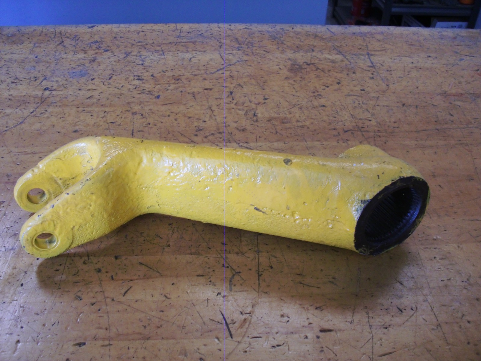 D3NNB921A / 81844427 OEM FORD NEW HOLLAND L.H. R/HYD LIFT ARM