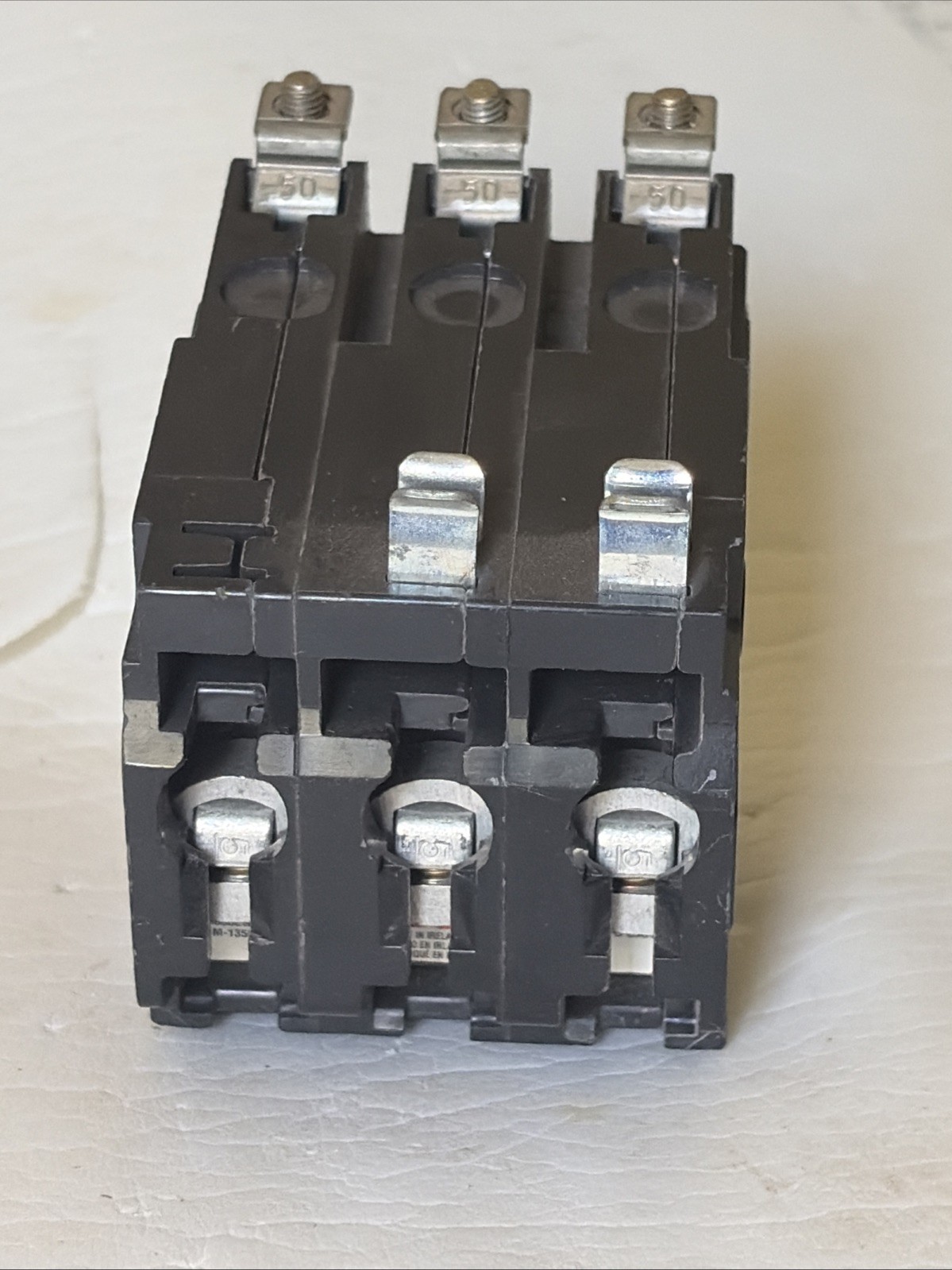 Square D QOB345 45A 3-Pole 240V Bolt-On Circuit Breaker Trip Indicator 10k New