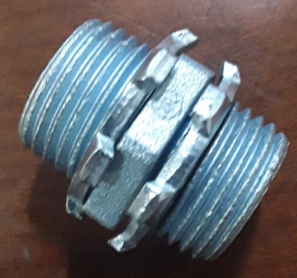 (LOT OF 50) Southwire 141TZ 1/2″ Box Spacing Connector