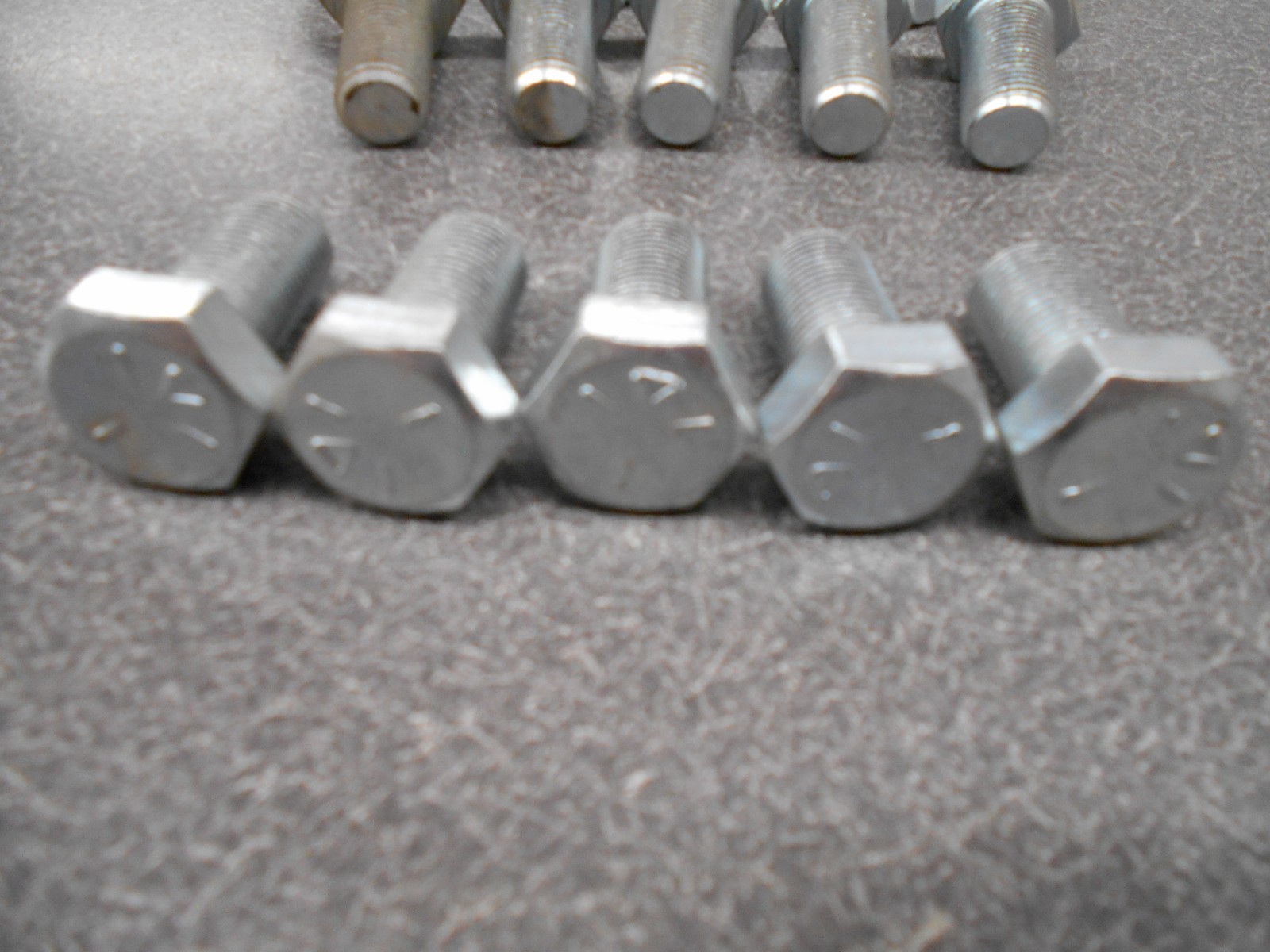 5/8″ x 1-1/4″ Bolt. (Quantity 20) Grade 5 Capscrew Hex Head Bolt. Fine #18. NOS