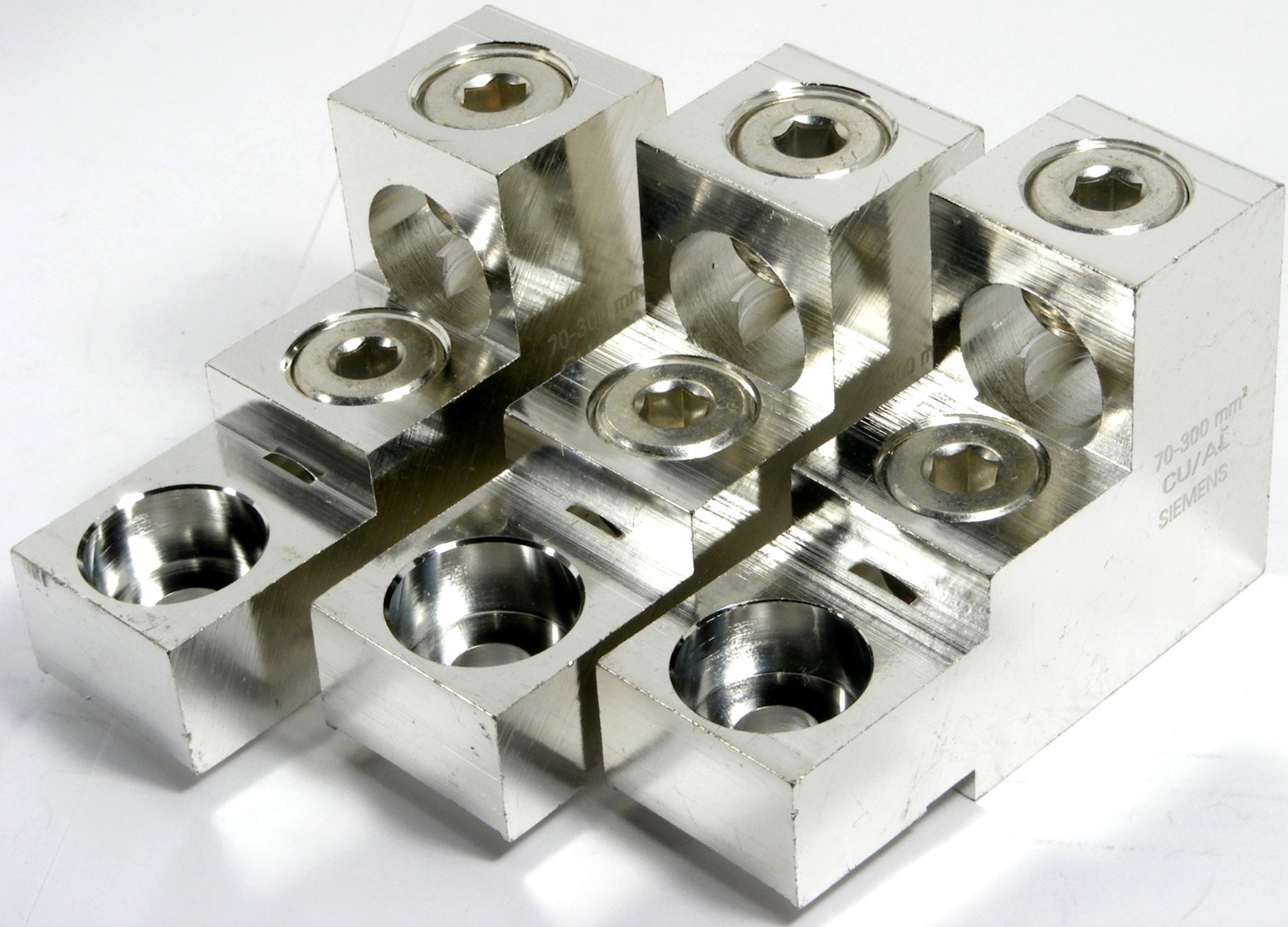 NEW SIEMENS 3VA9473-0JJ23 Breaker Lug Kit, Wire Conn TA2.4, 3VA53/4 – 3VA63/4 3P